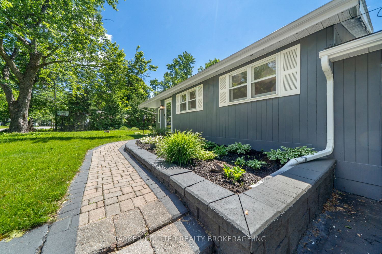 85 Evans Avenue W Property Photo 5