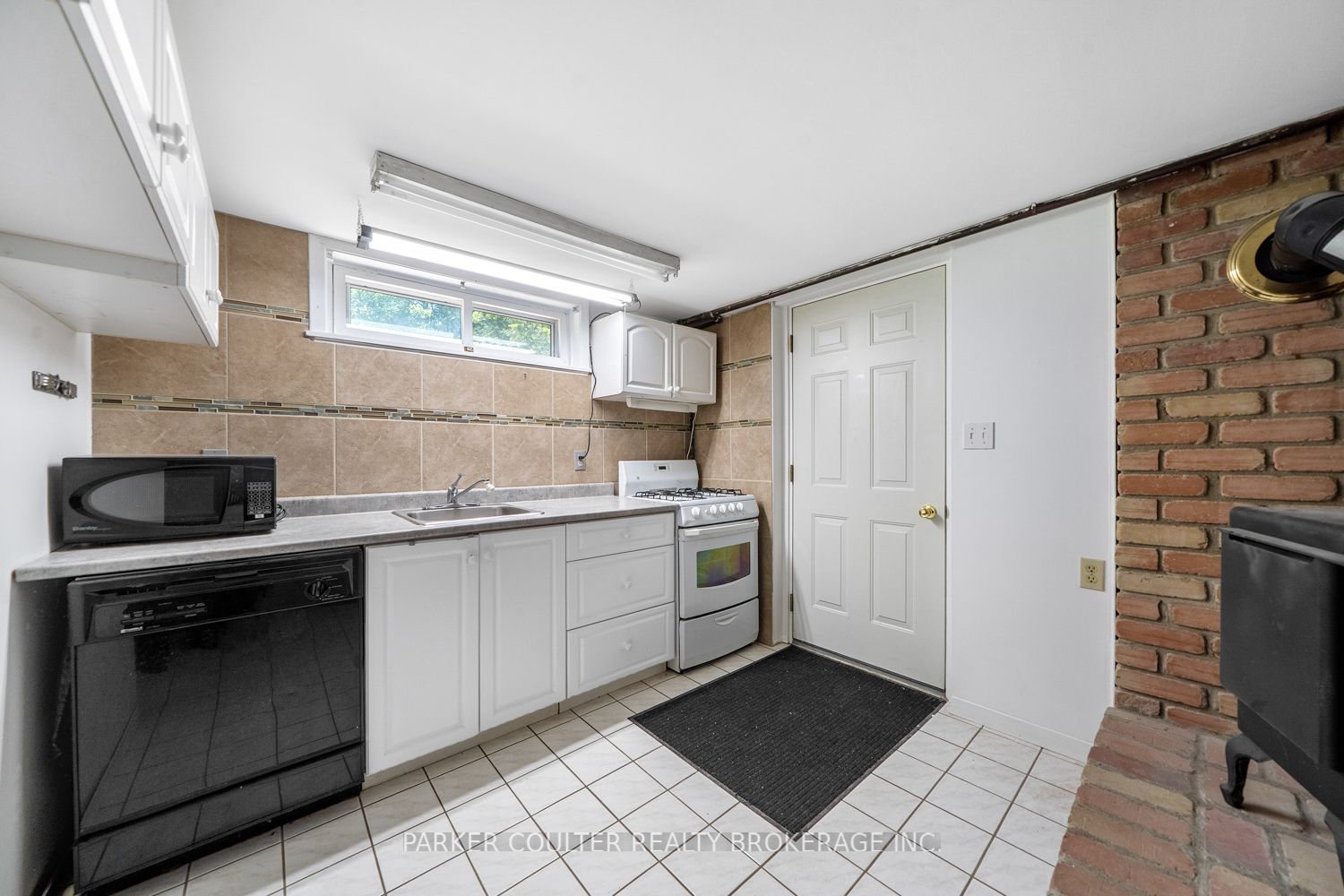 85 Evans Avenue W Property Photo 33