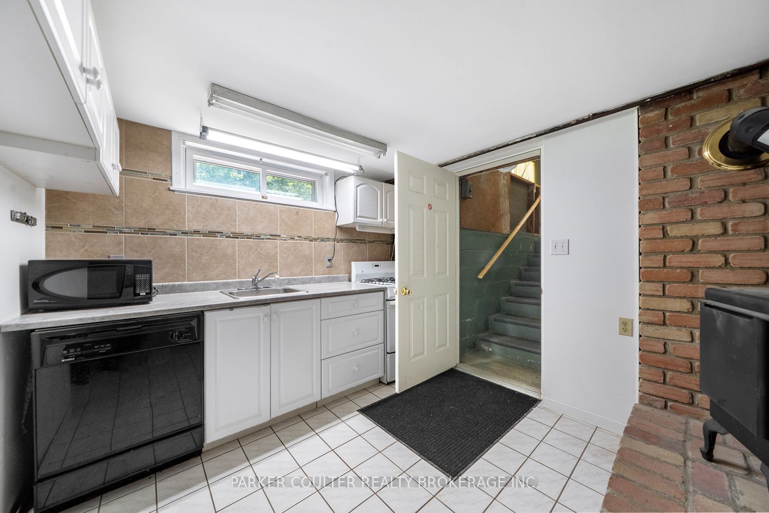 85 Evans Avenue W Property Photo 34