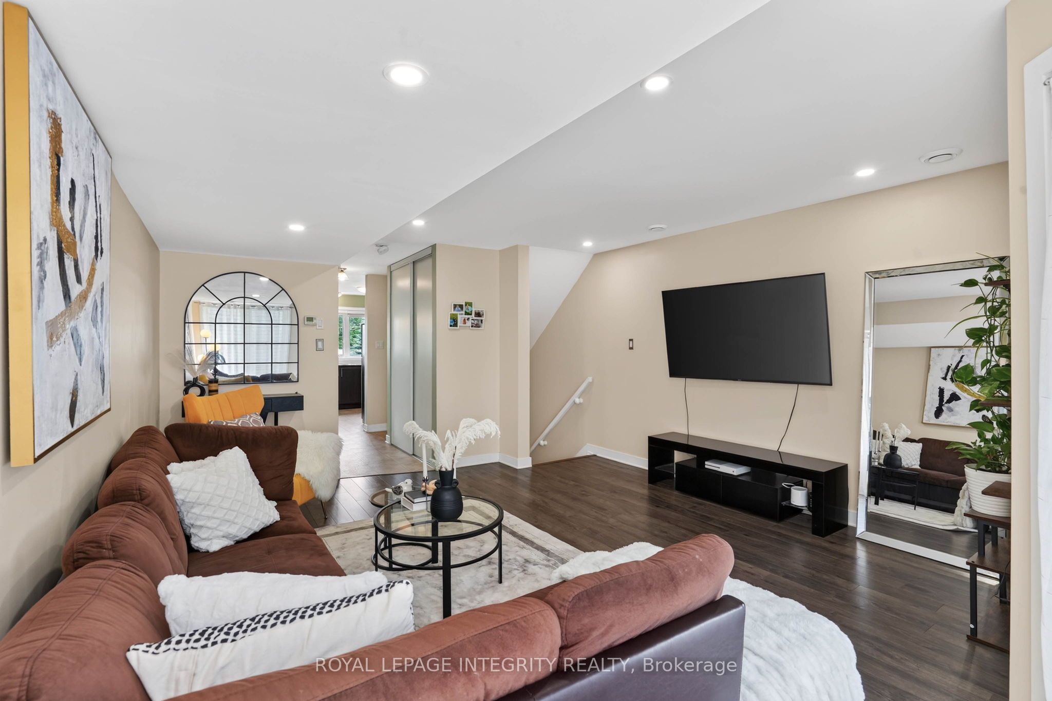 4528 Innes Road C Property Photo 8