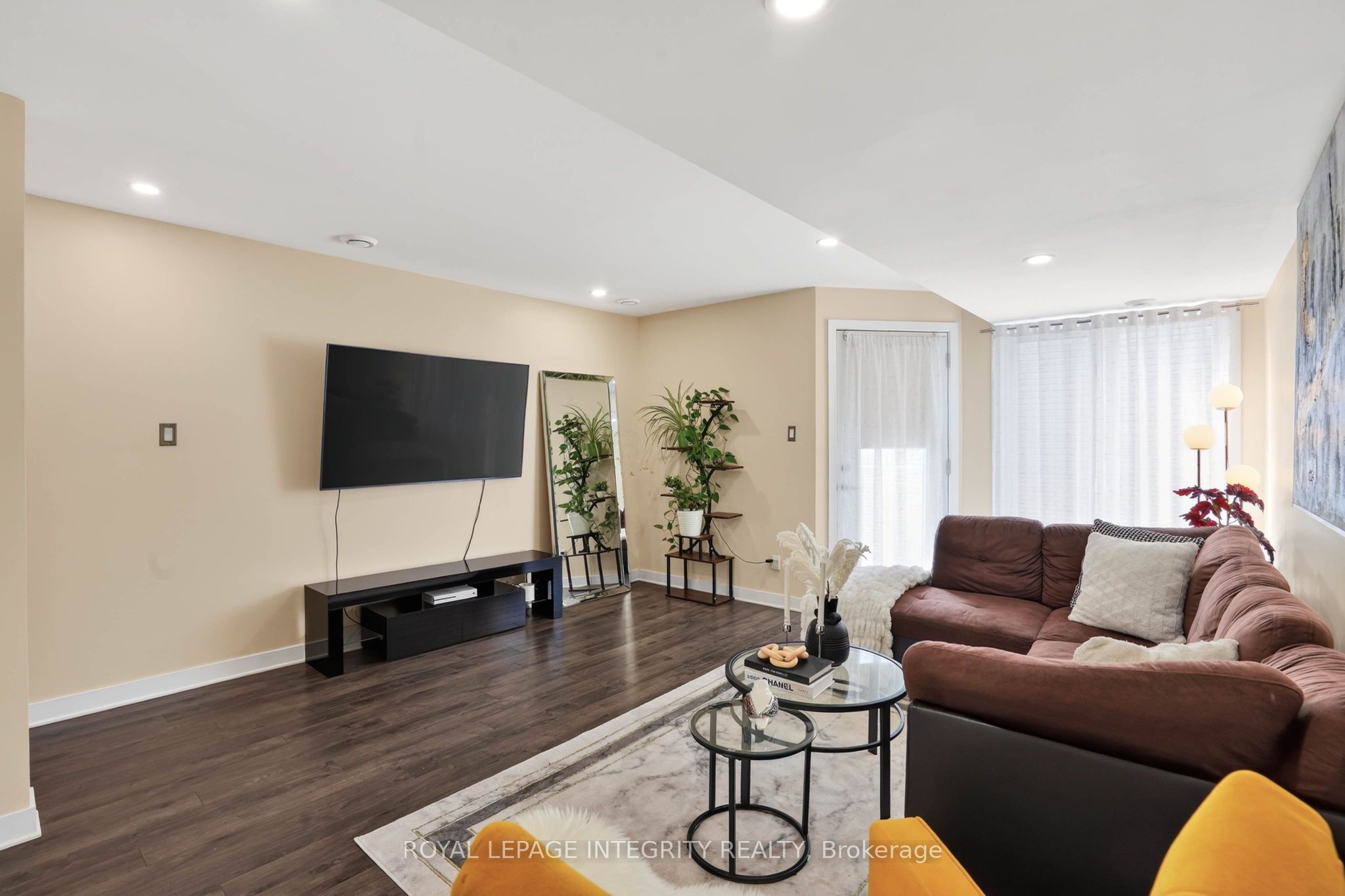 4528 Innes Road C Property Photo 10