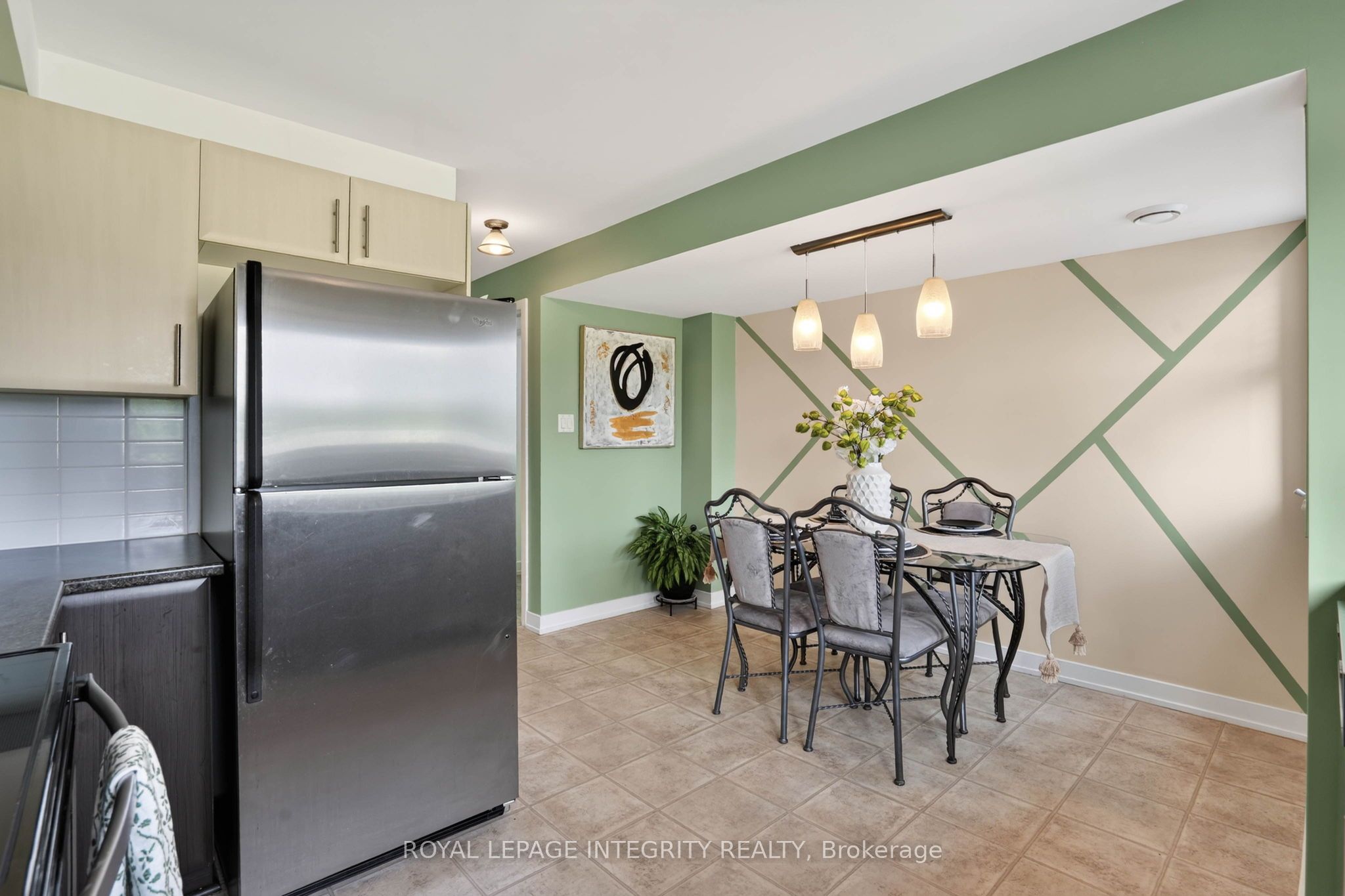4528 Innes Road C Property Photo 18