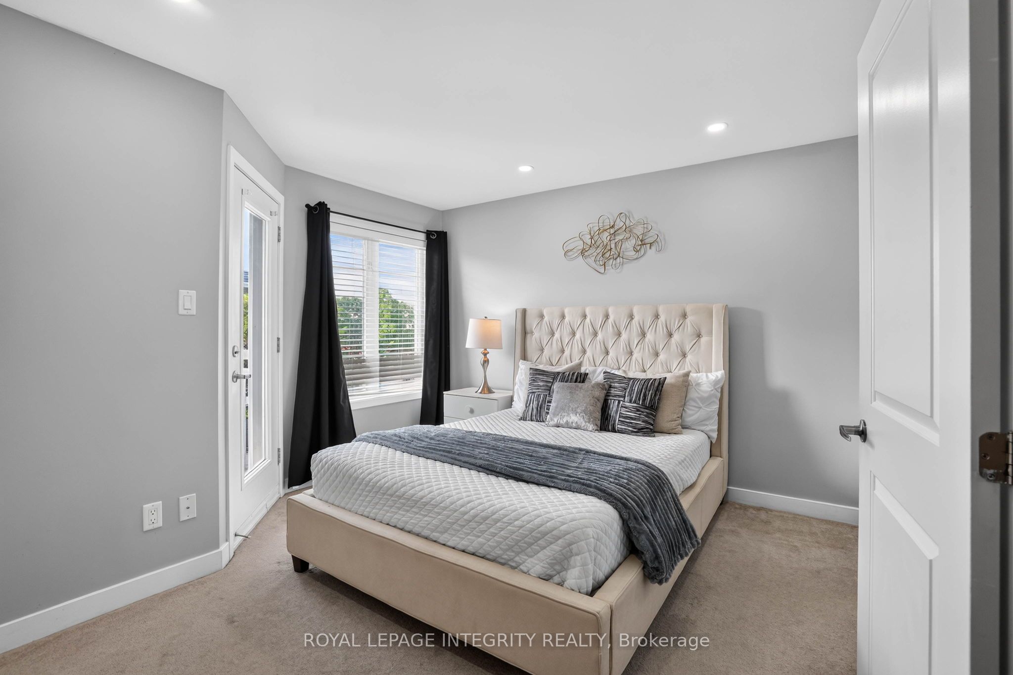 4528 Innes Road C Property Photo 23
