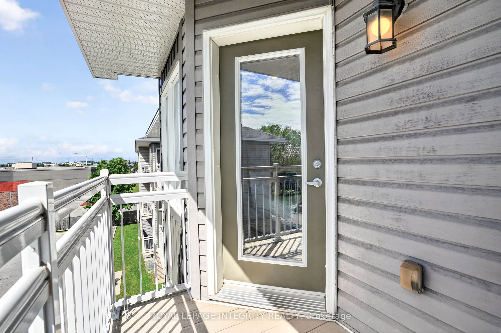 4528 Innes Road C Property Photo 26