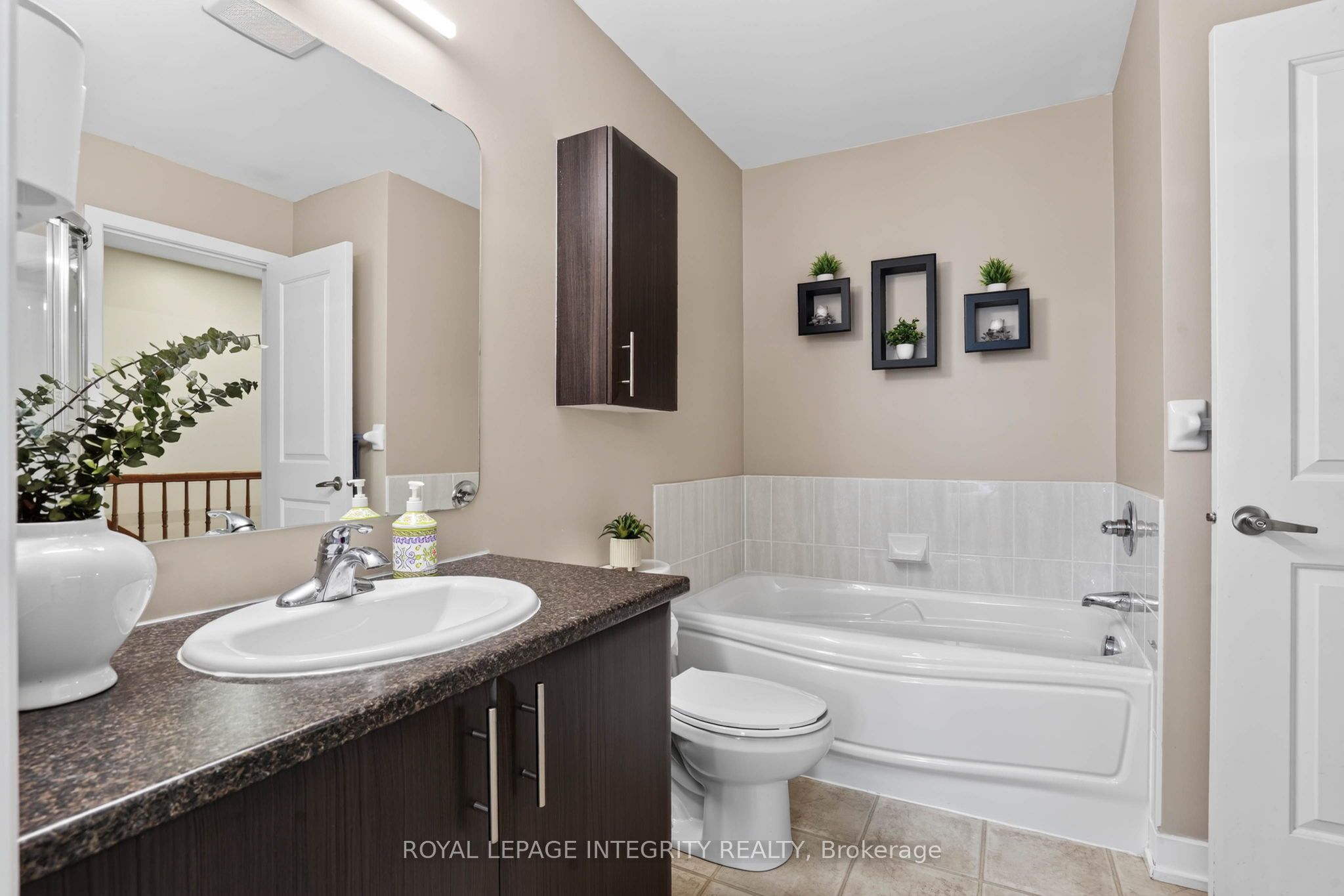 4528 Innes Road C Property Photo 29