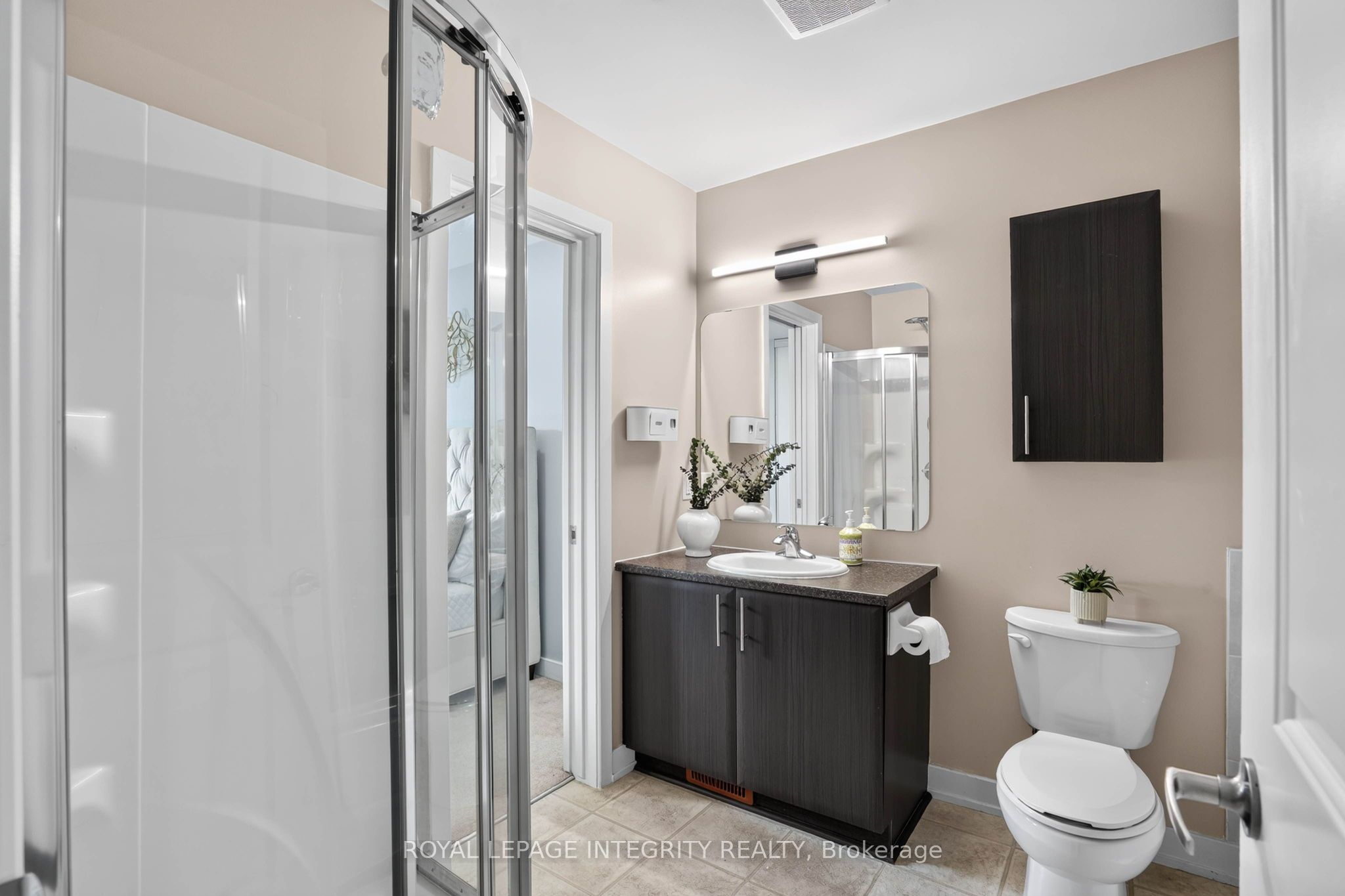 4528 Innes Road C Property Photo 30