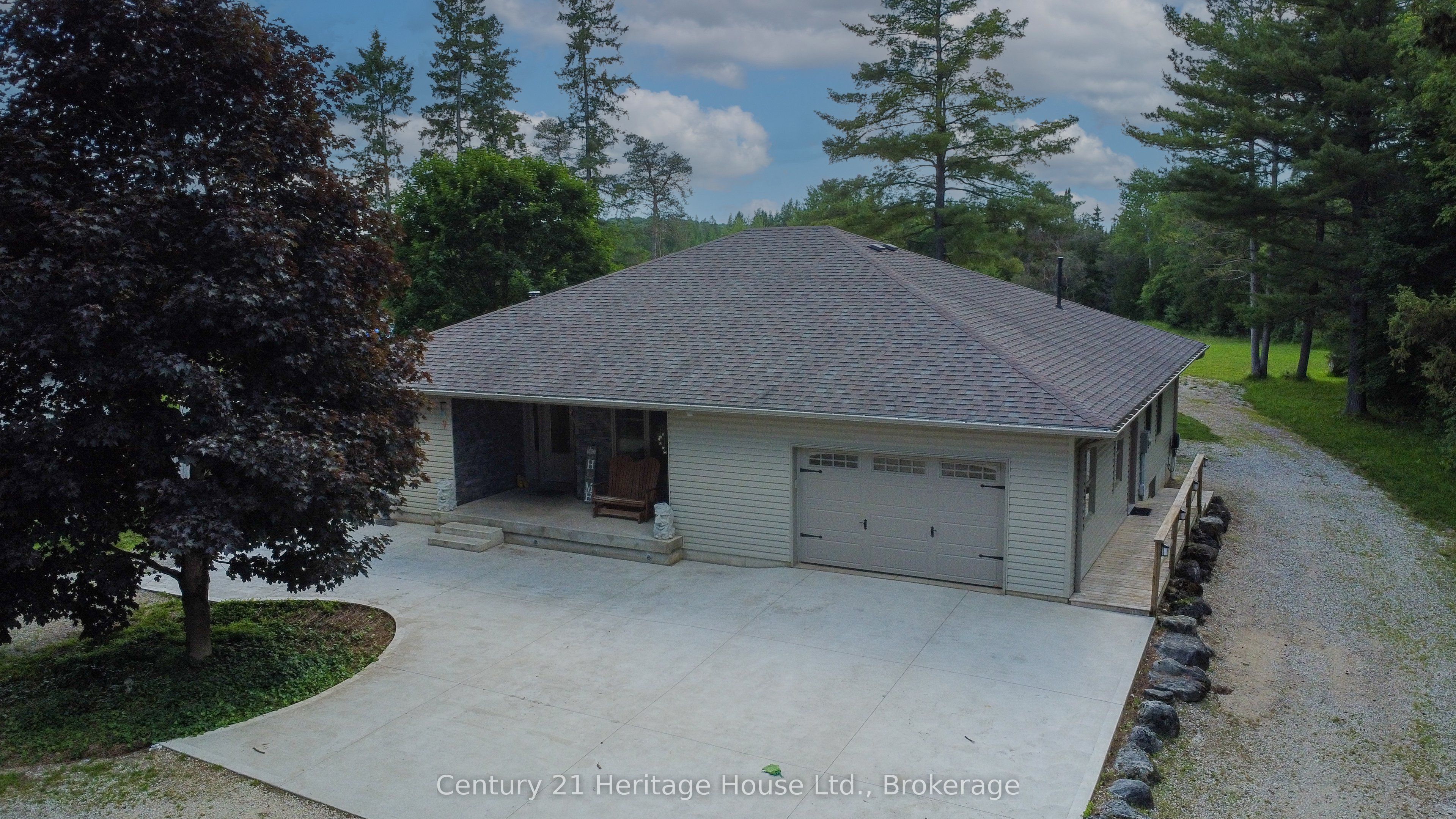 314844 6 Highway Property Photo 1
