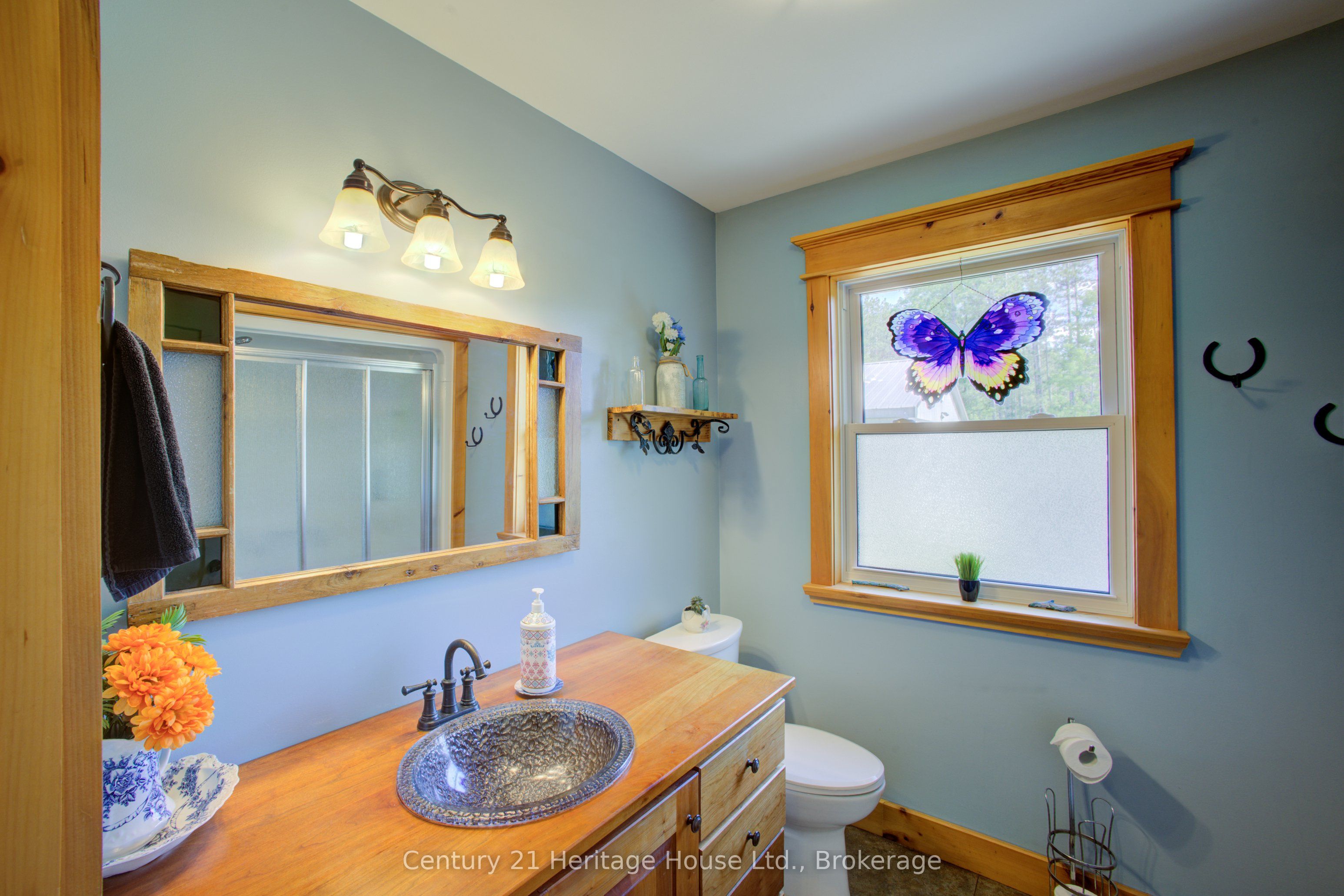 314844 6 Highway Property Photo 16