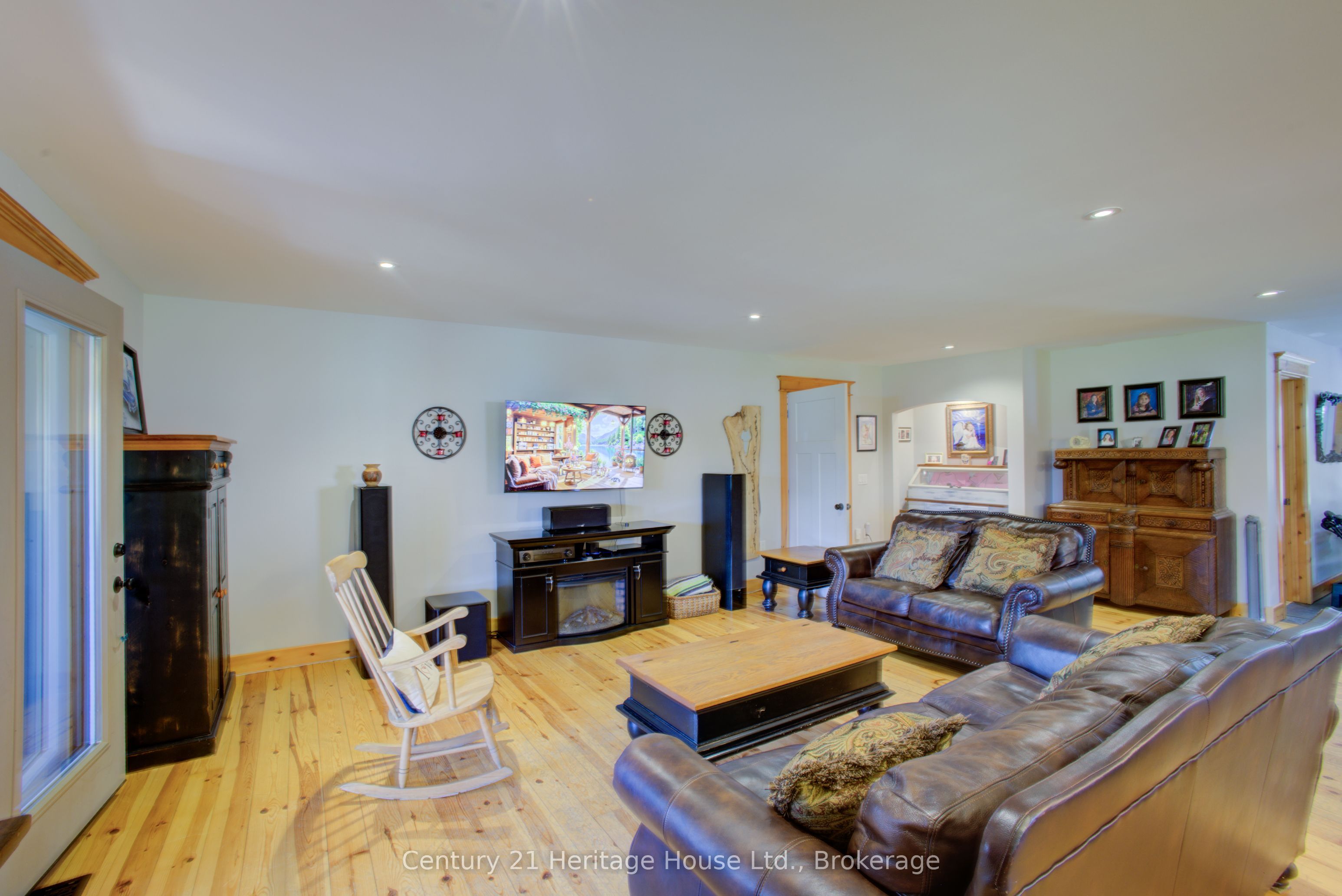 314844 6 Highway Property Photo 20