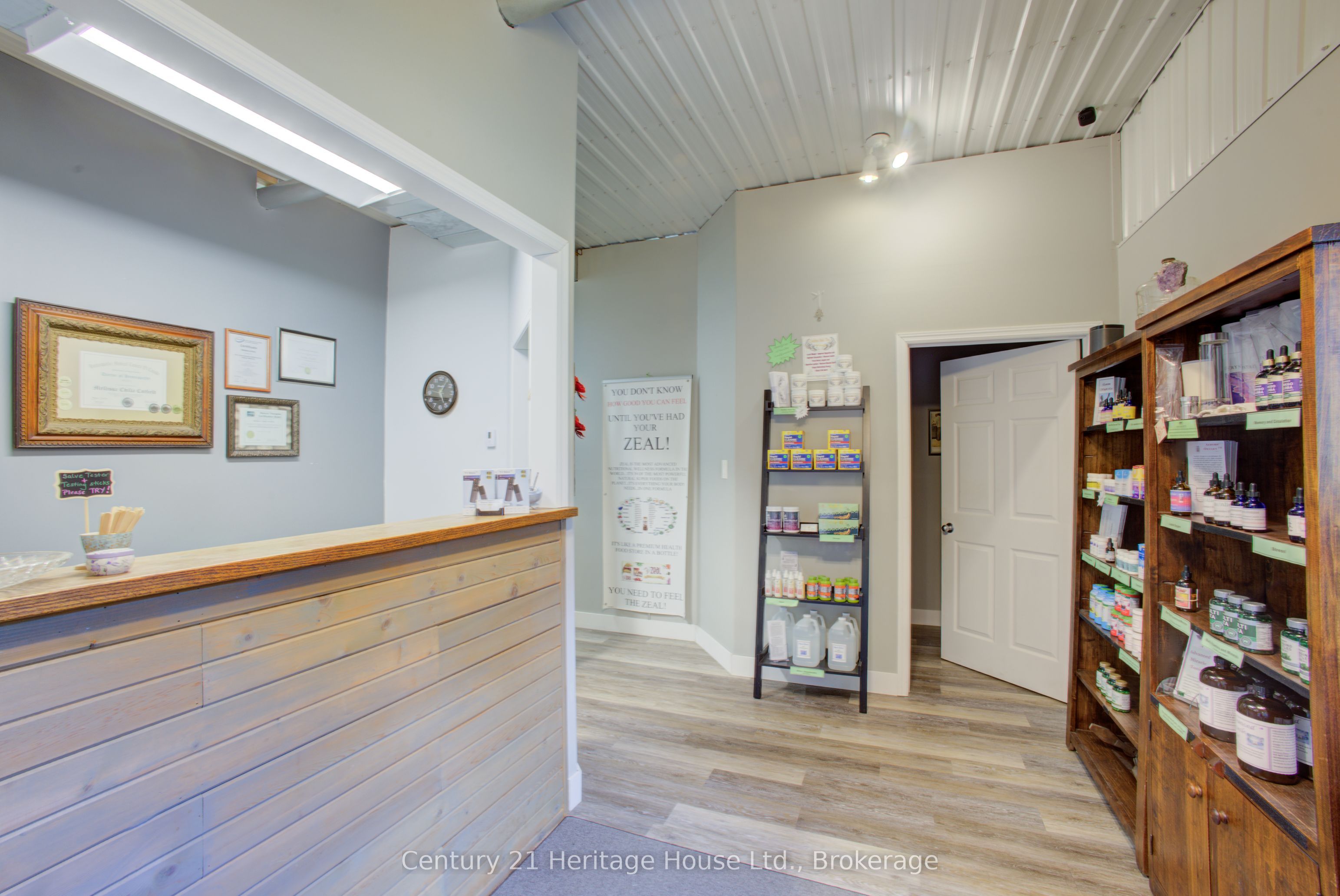314844 6 Highway Property Photo 38