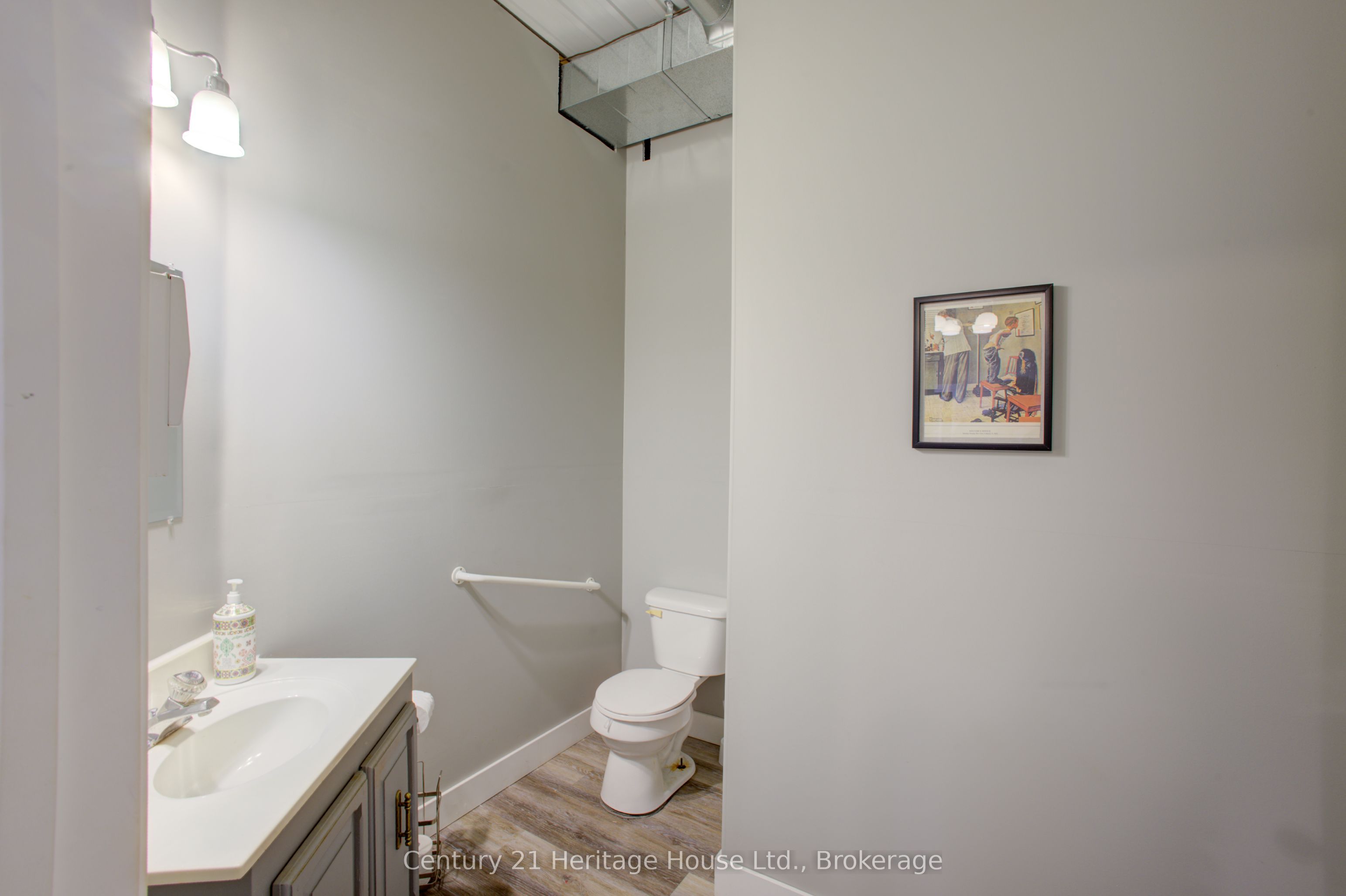 314844 6 Highway Property Photo 39