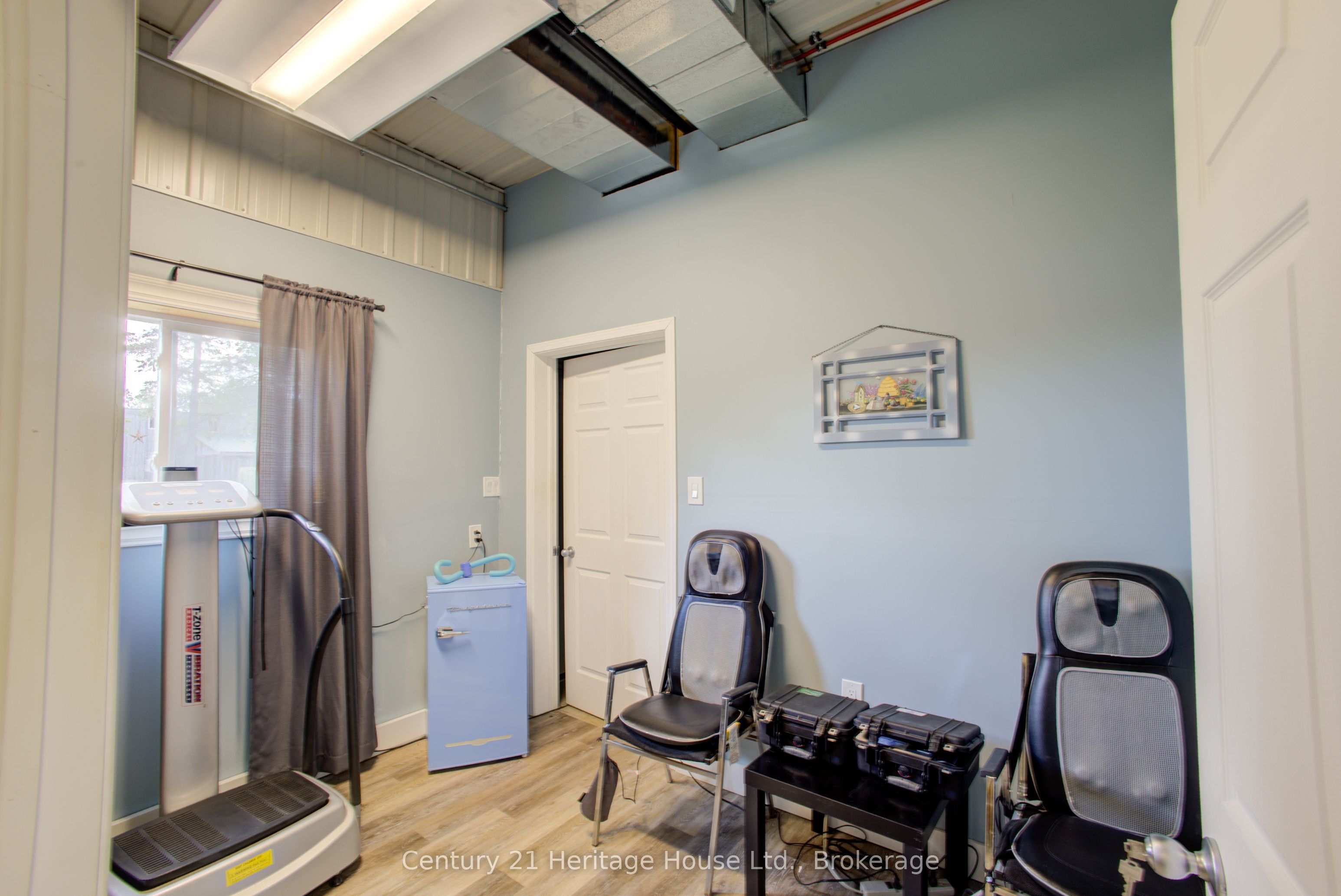 314844 6 Highway Property Photo 40