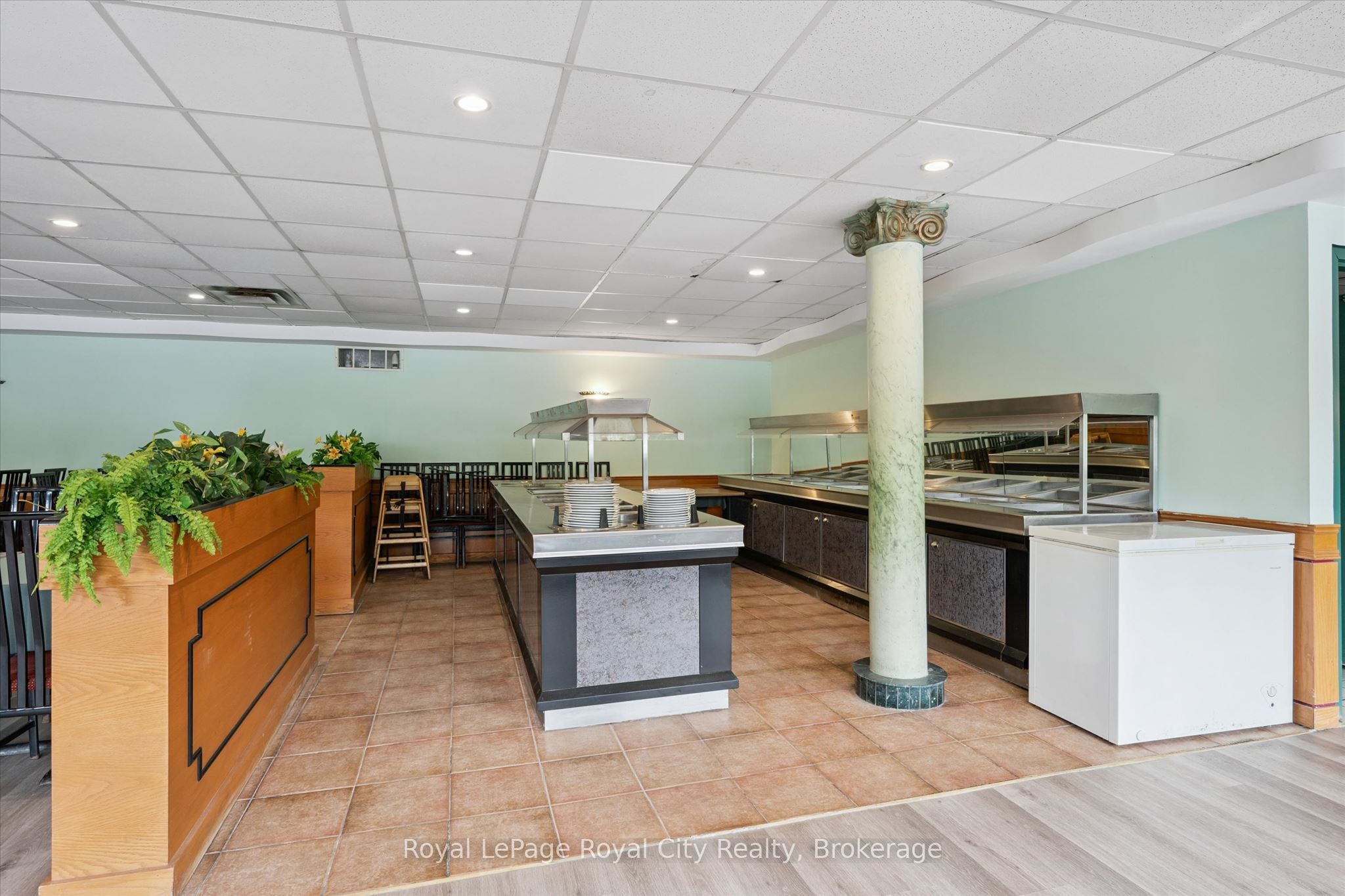241 Edinburgh Road N Property Photo 9