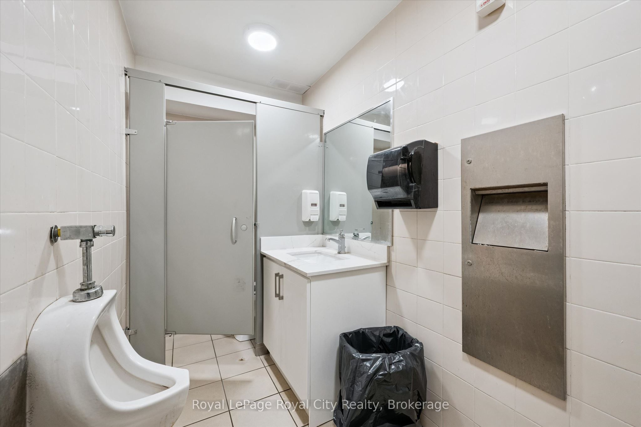 241 Edinburgh Road N Property Photo 18