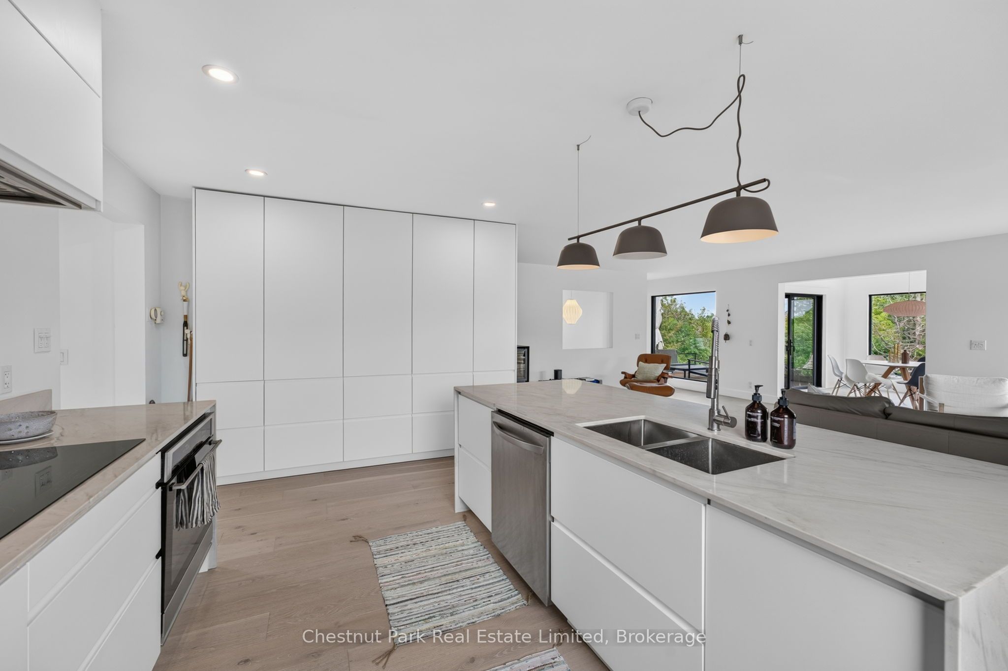 745 Crowes Road Property Photo 8