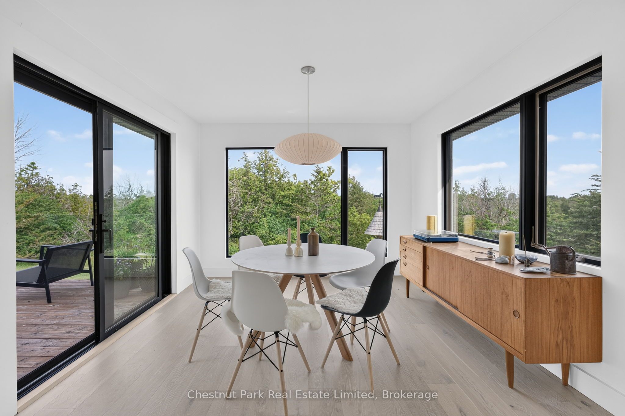 745 Crowes Road Property Photo 10