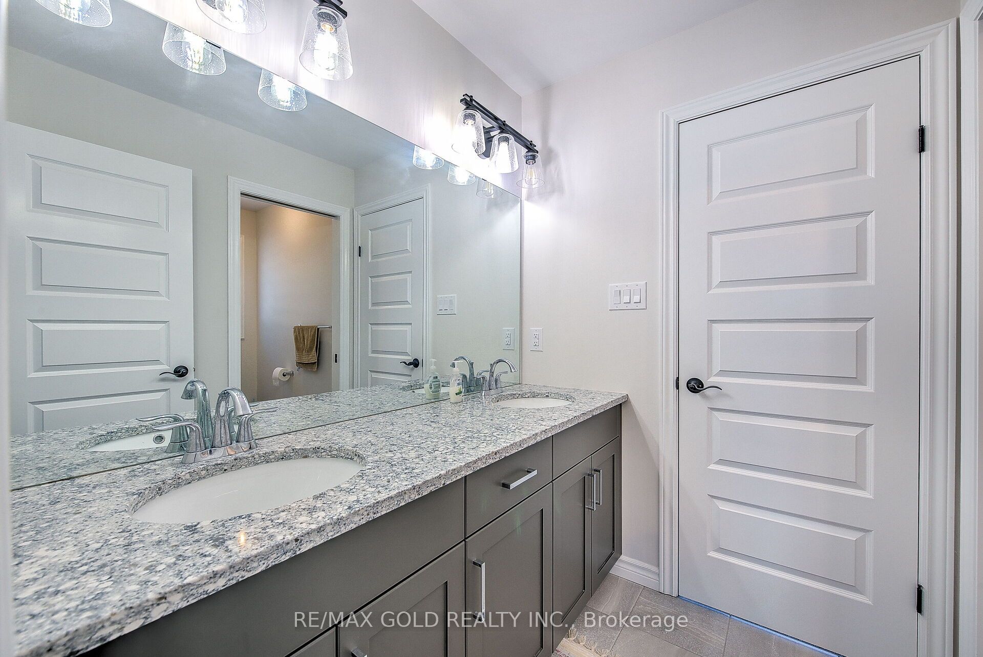 944 Trailsway Avenue Property Photo 22