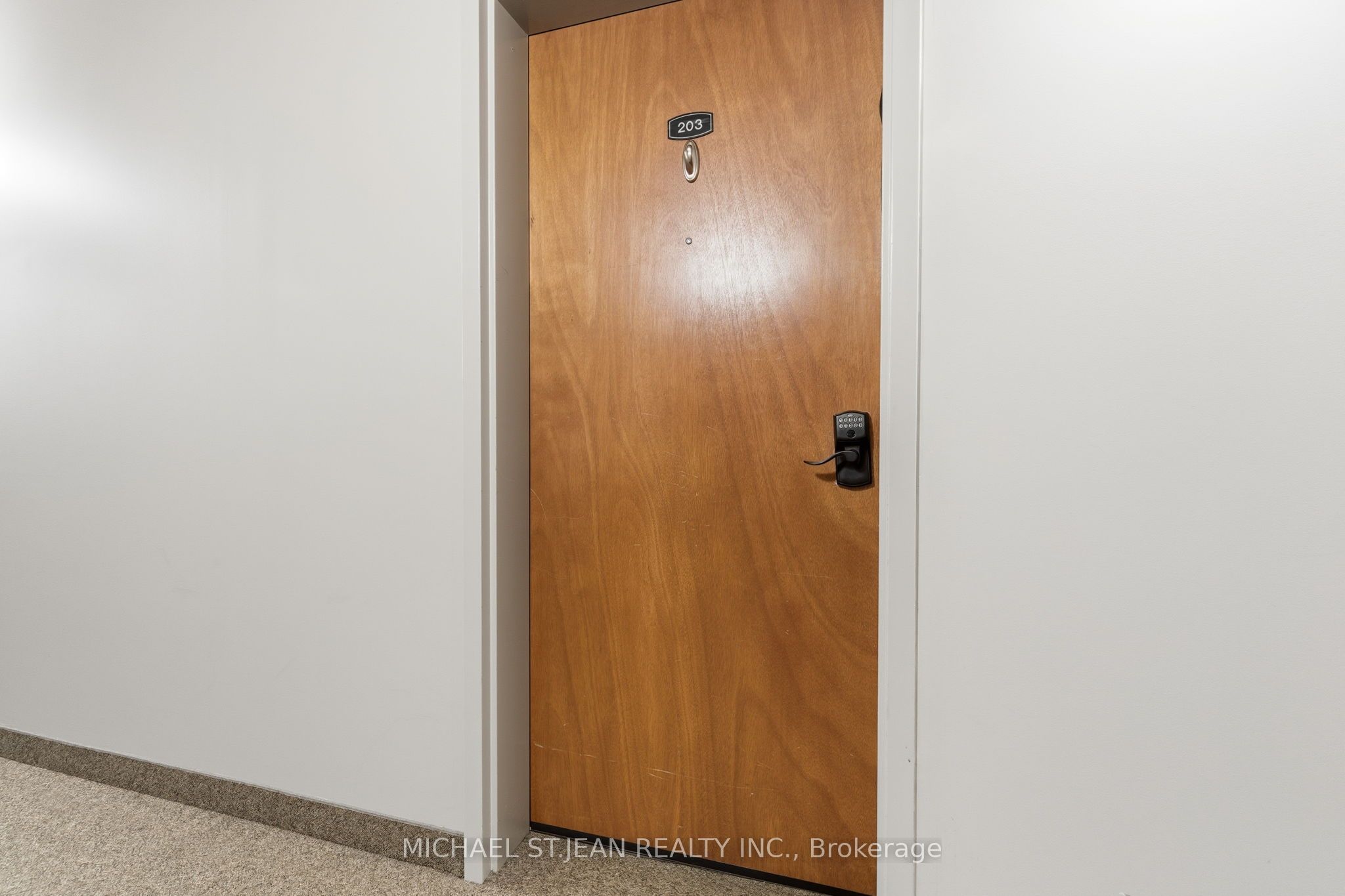 85 Spruce Street N 203 Property Photo 7