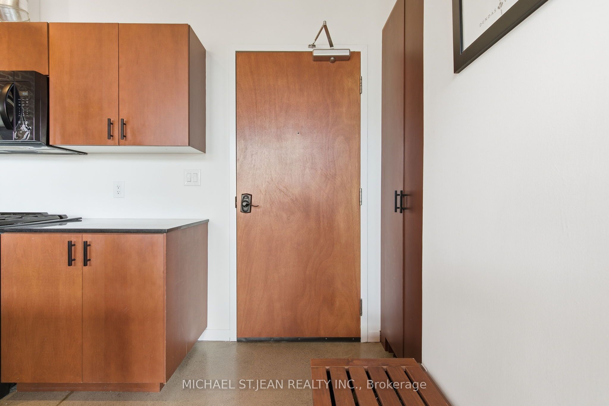 85 Spruce Street N 203 Property Photo 8