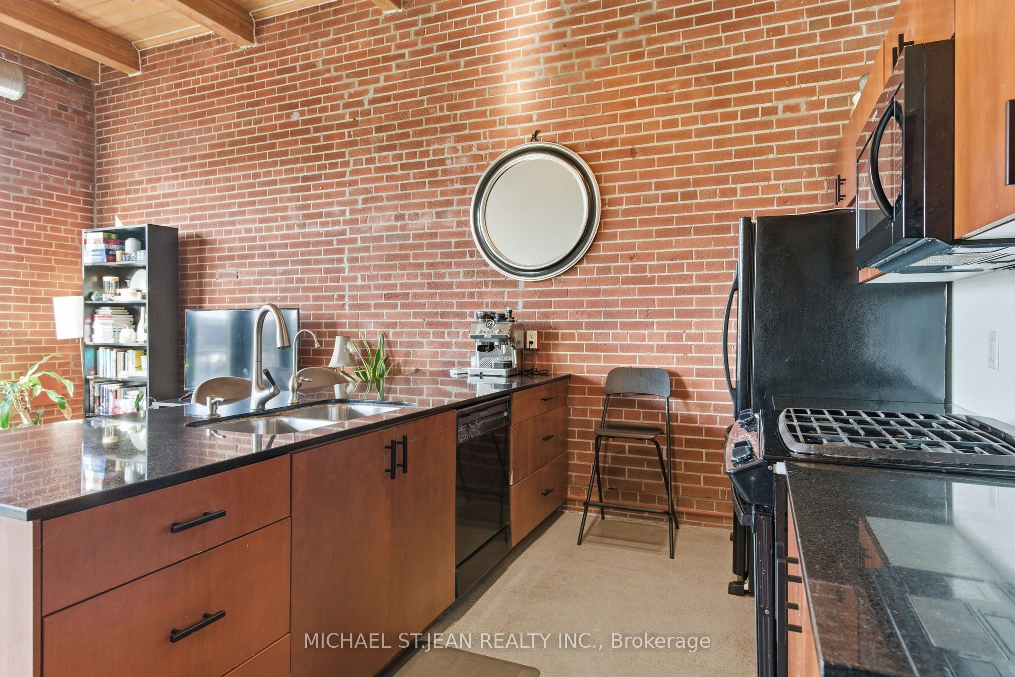 85 Spruce Street N 203 Property Photo 12