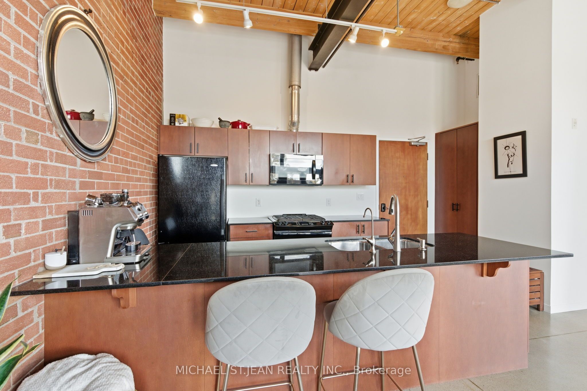85 Spruce Street N 203 Property Photo 15