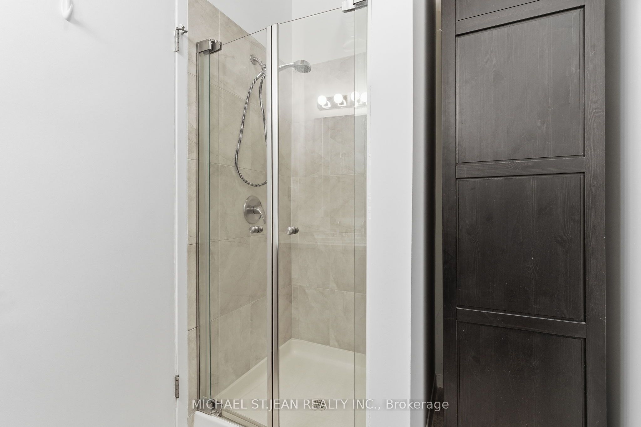 85 Spruce Street N 203 Property Photo 25
