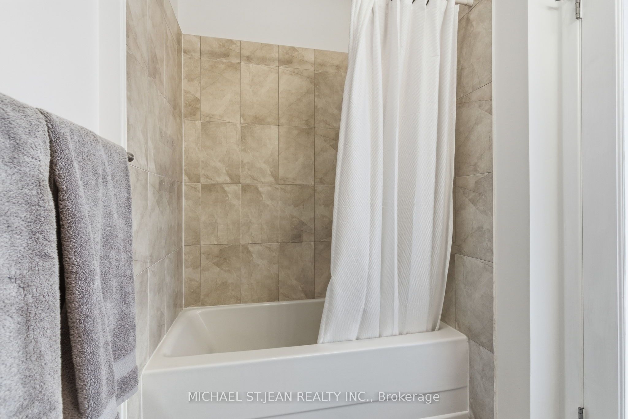 85 Spruce Street N 203 Property Photo 32