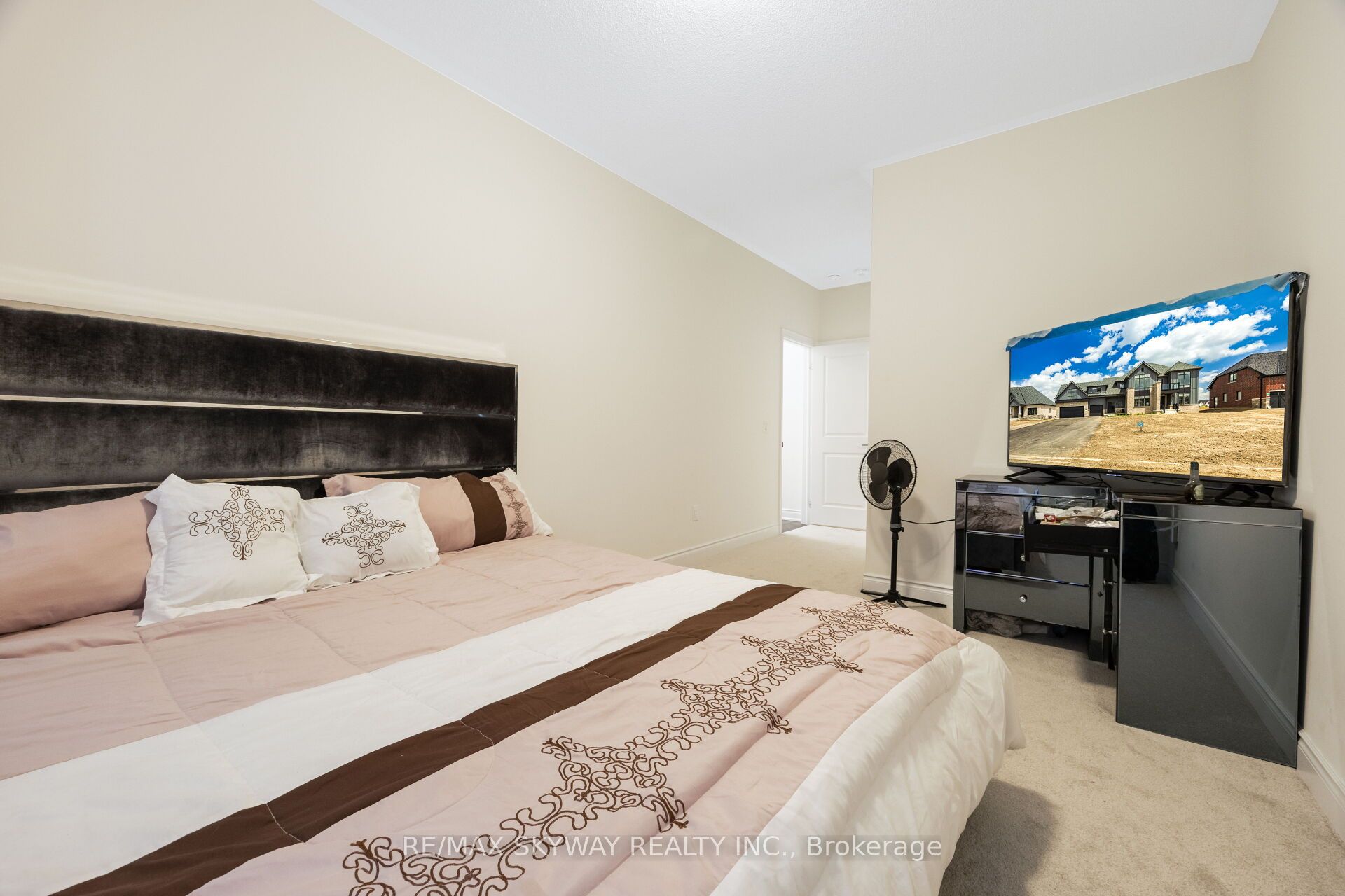 6 Ewing Way Property Photo 11