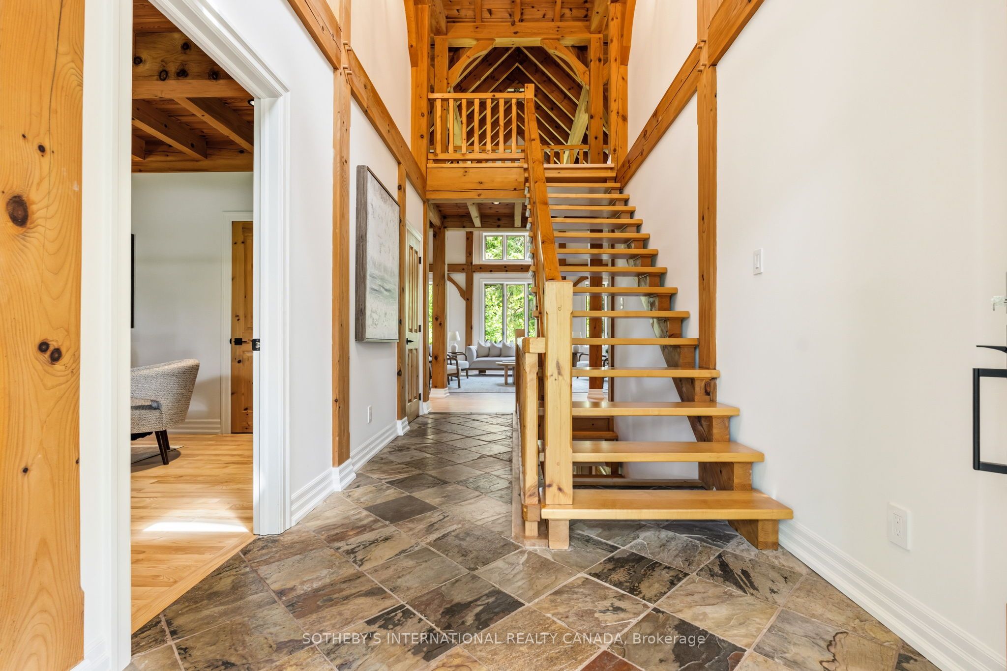 136 Princes Street W Property Photo 33