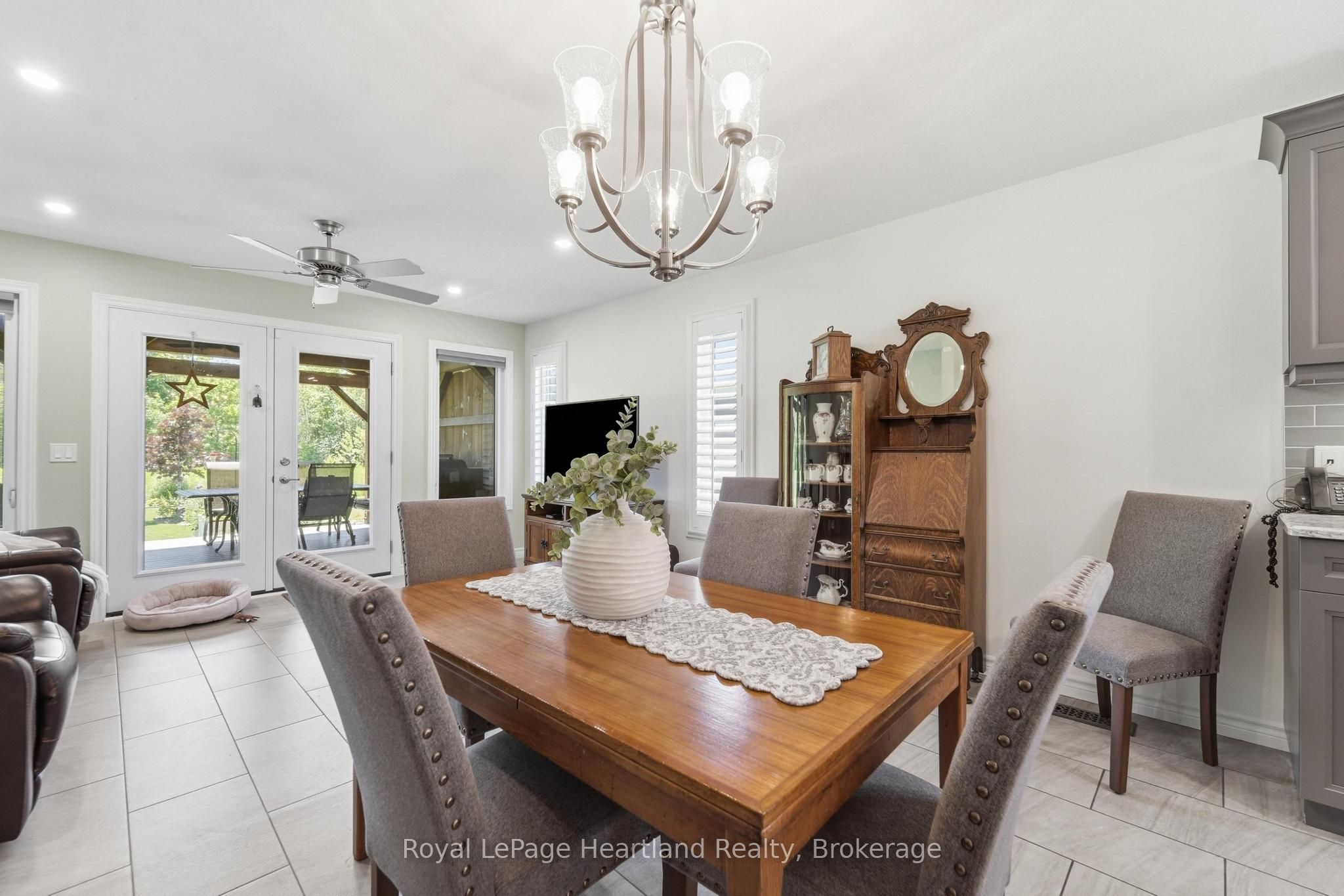 37 Lake Breeze Drive Property Photo 14