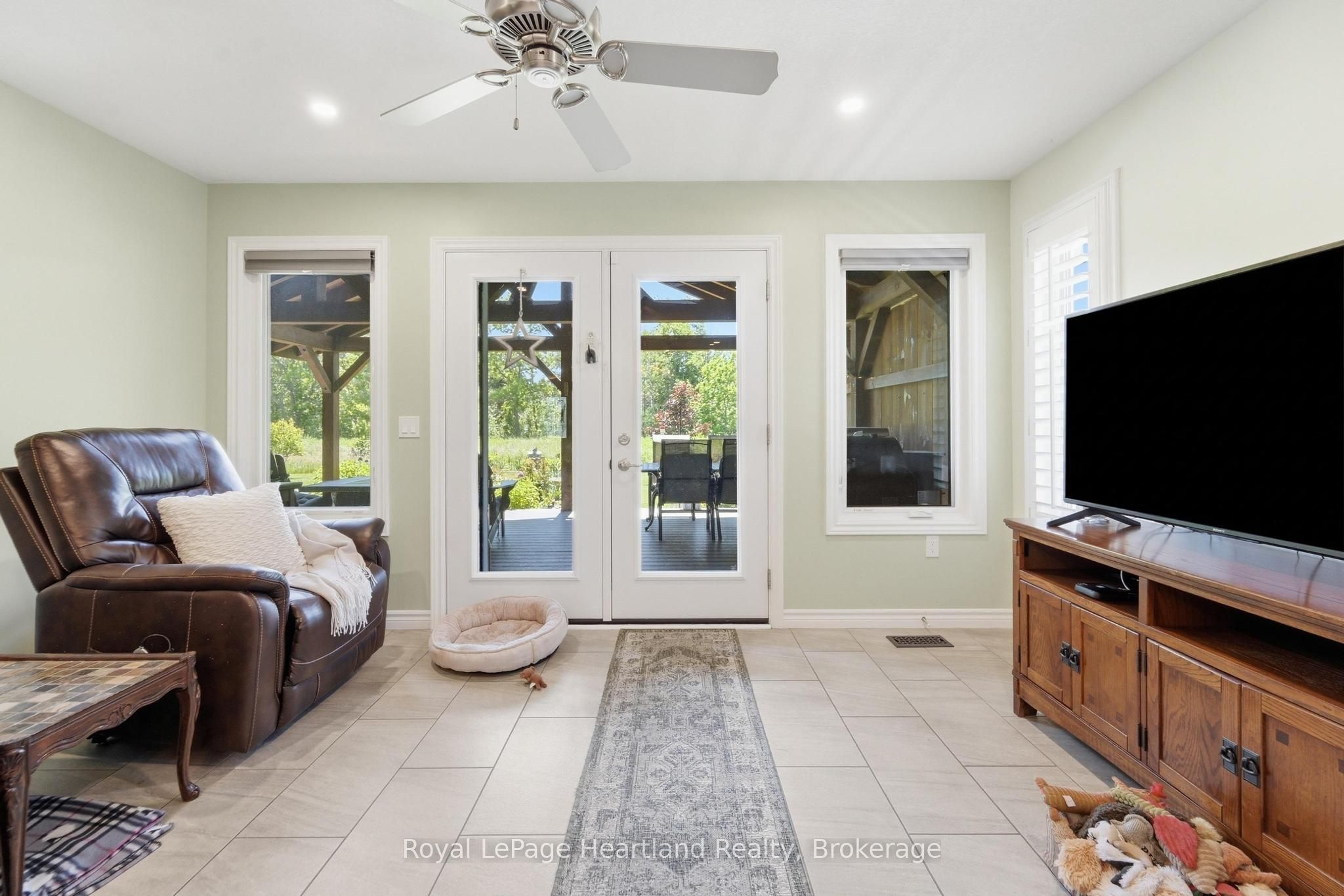 37 Lake Breeze Drive Property Photo 17