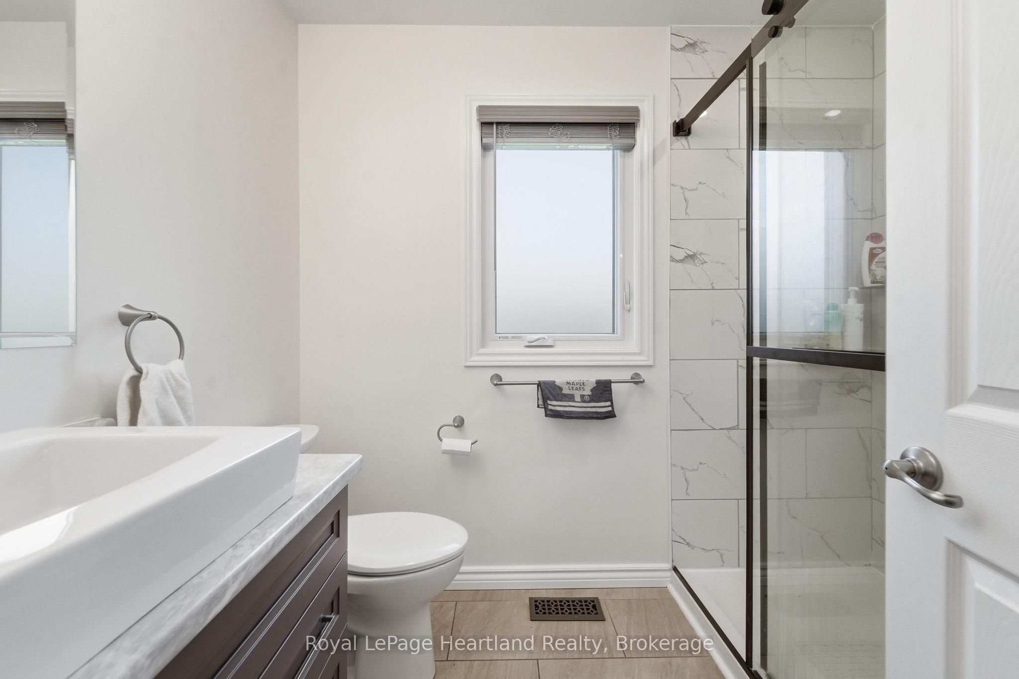 37 Lake Breeze Drive Property Photo 25