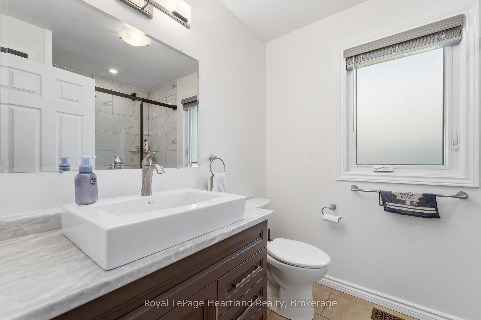 37 Lake Breeze Drive Property Photo 26