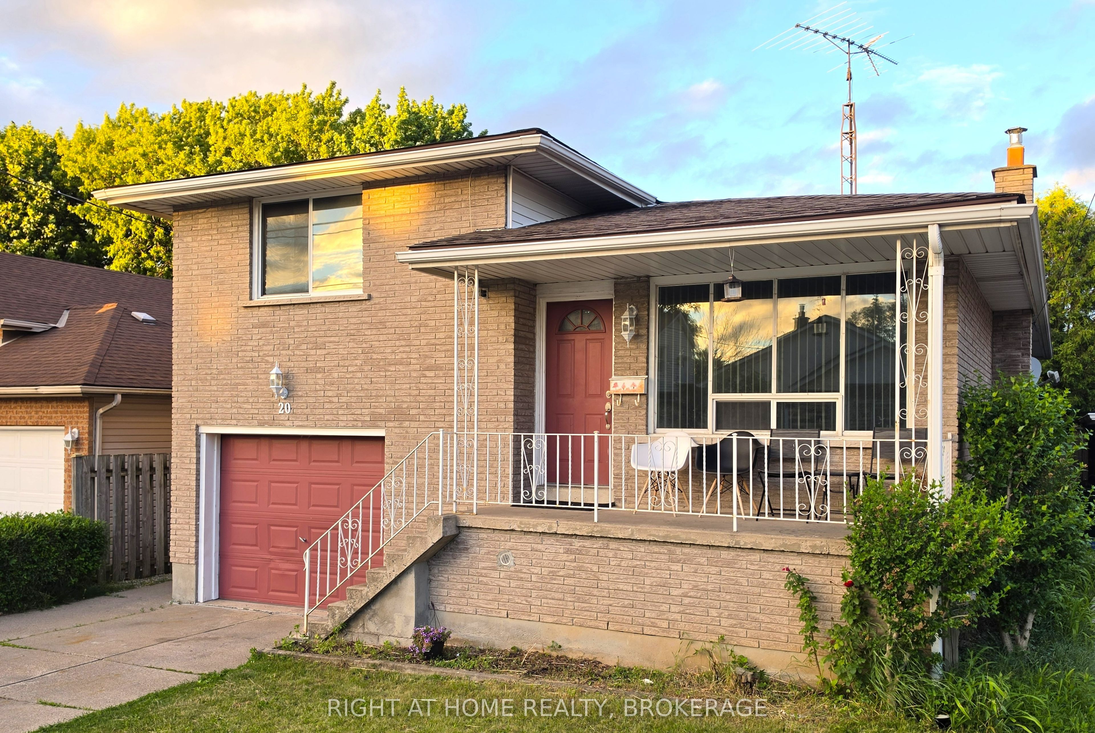 20 Augusta Avenue Property Photo 2