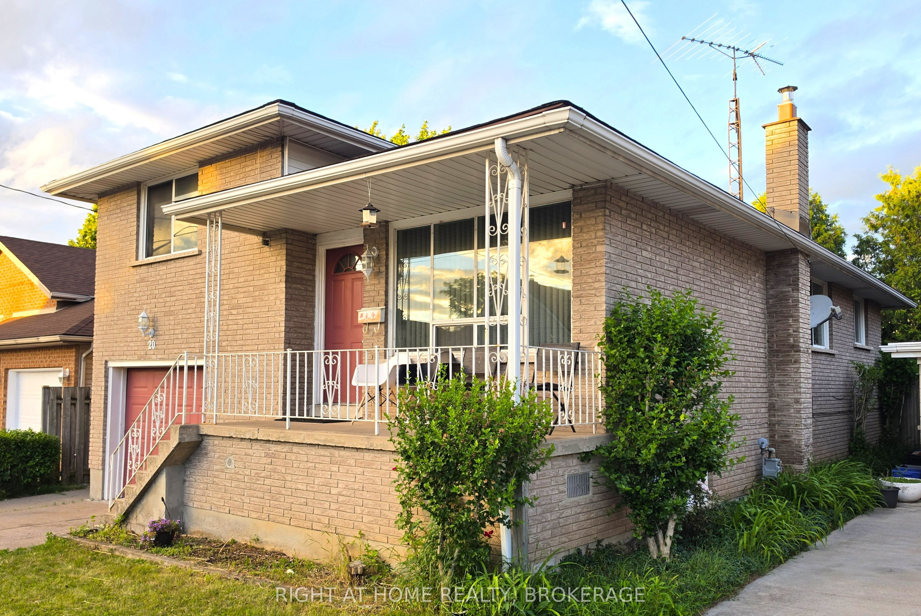 20 Augusta Avenue Property Photo 7