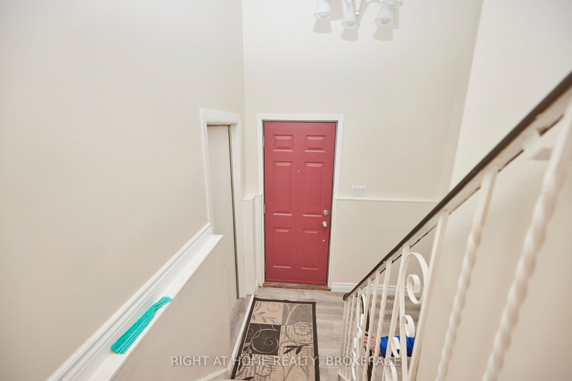 20 Augusta Avenue Property Photo 26