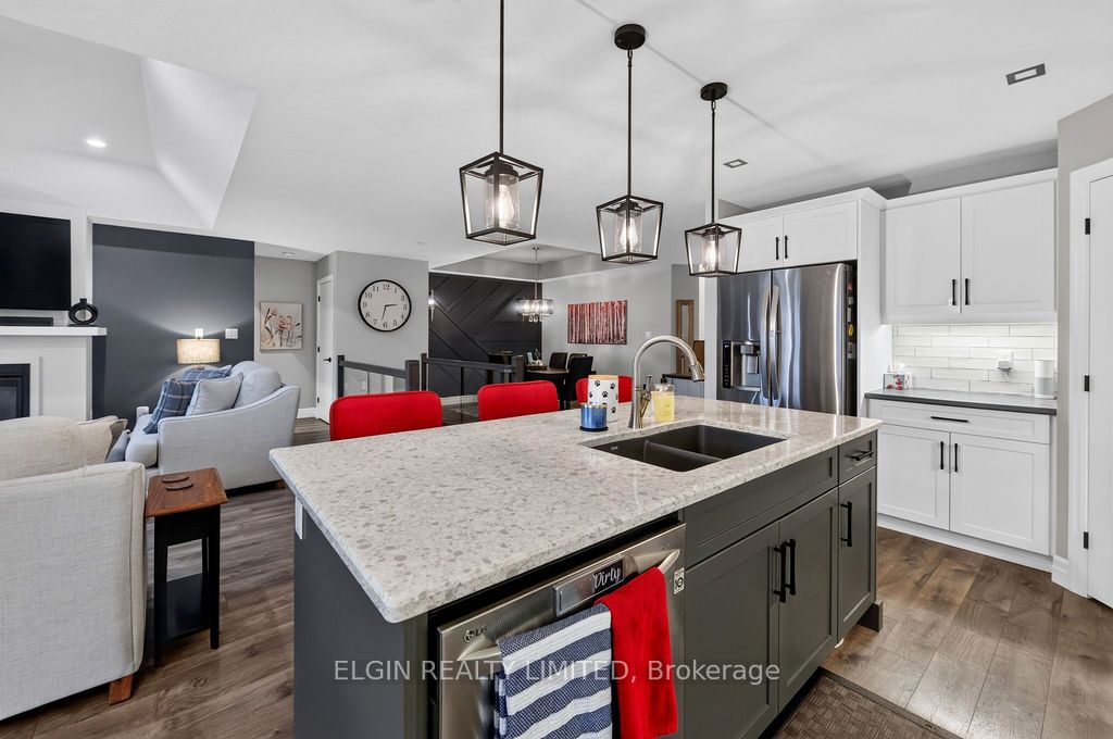 40 Glengariff Drive Property Photo 2