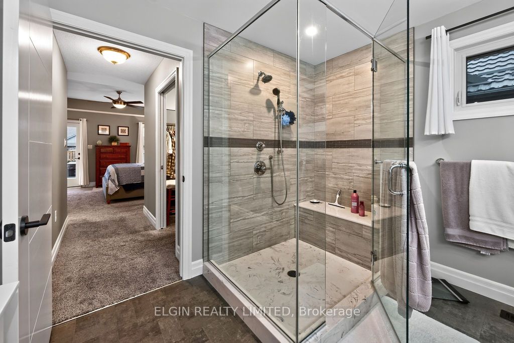 40 Glengariff Drive Property Photo 11