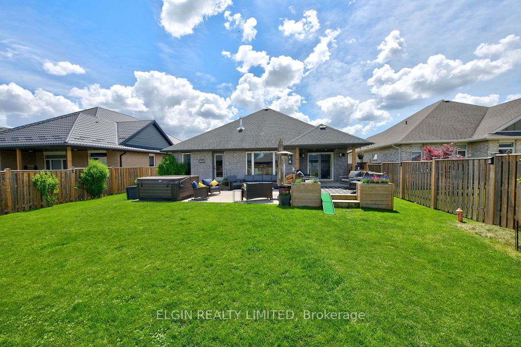 40 Glengariff Drive Property Photo 41