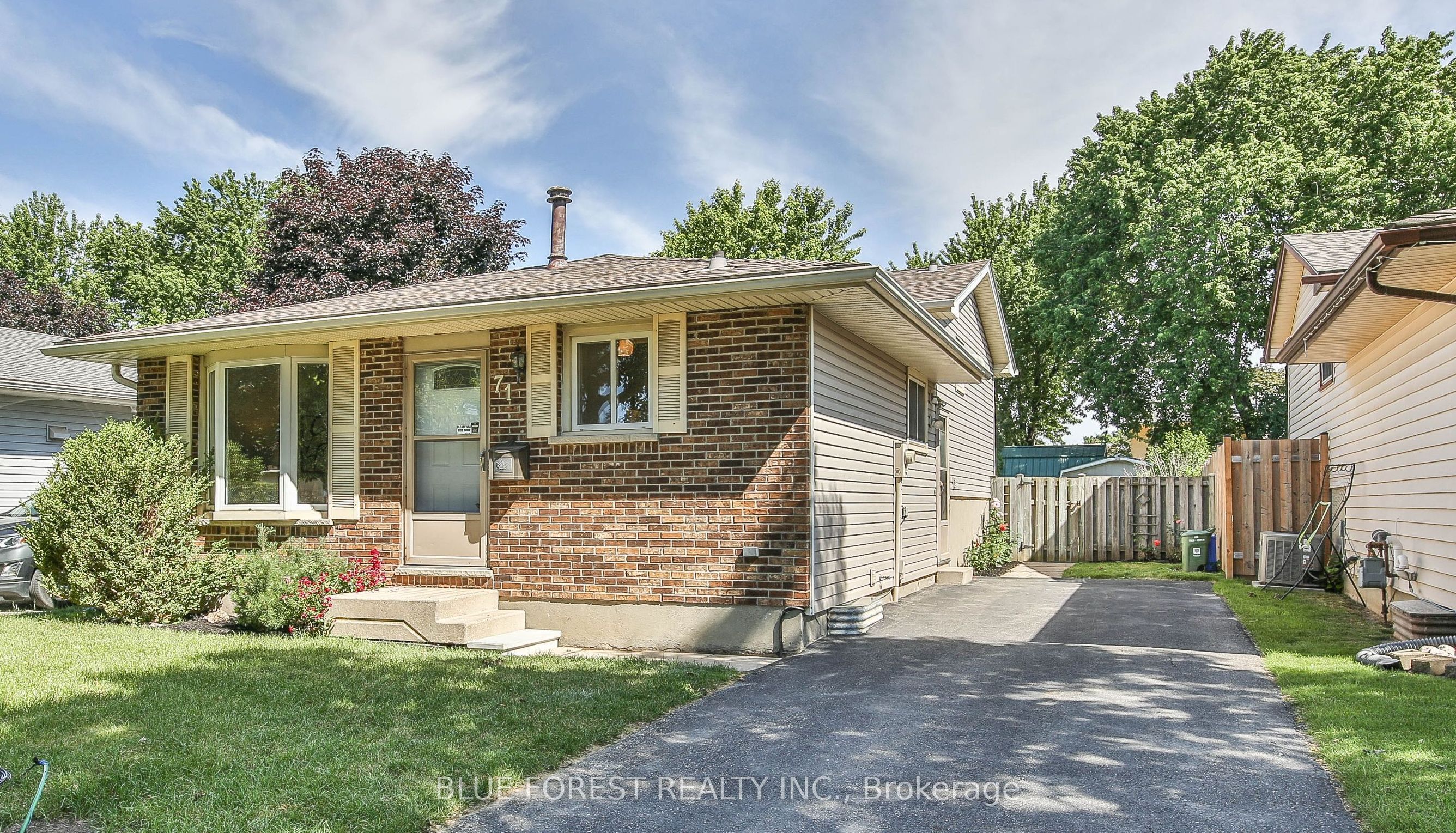 71 Rosamond Crescent Property Photo 2