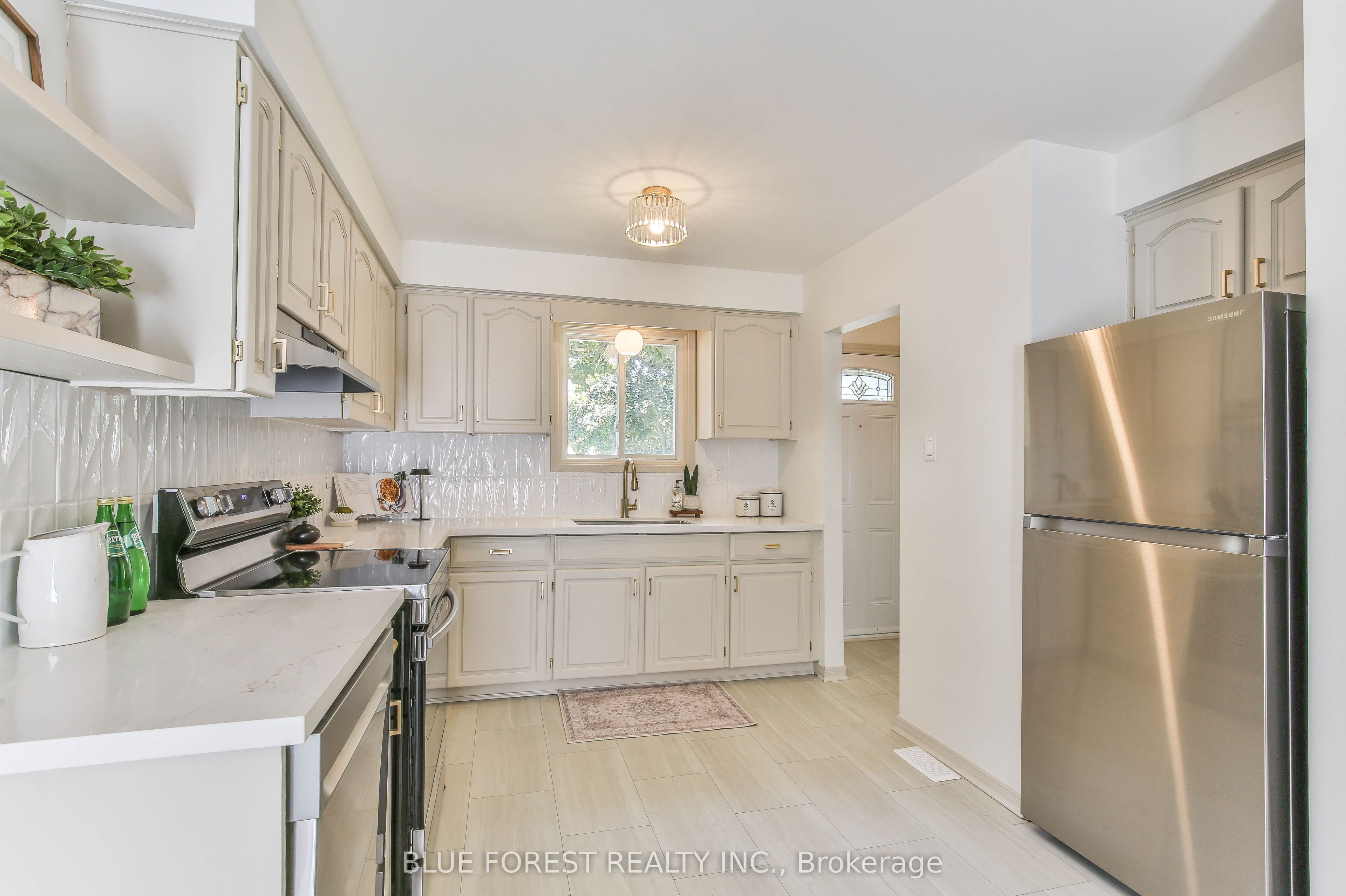 71 Rosamond Crescent Property Photo 10