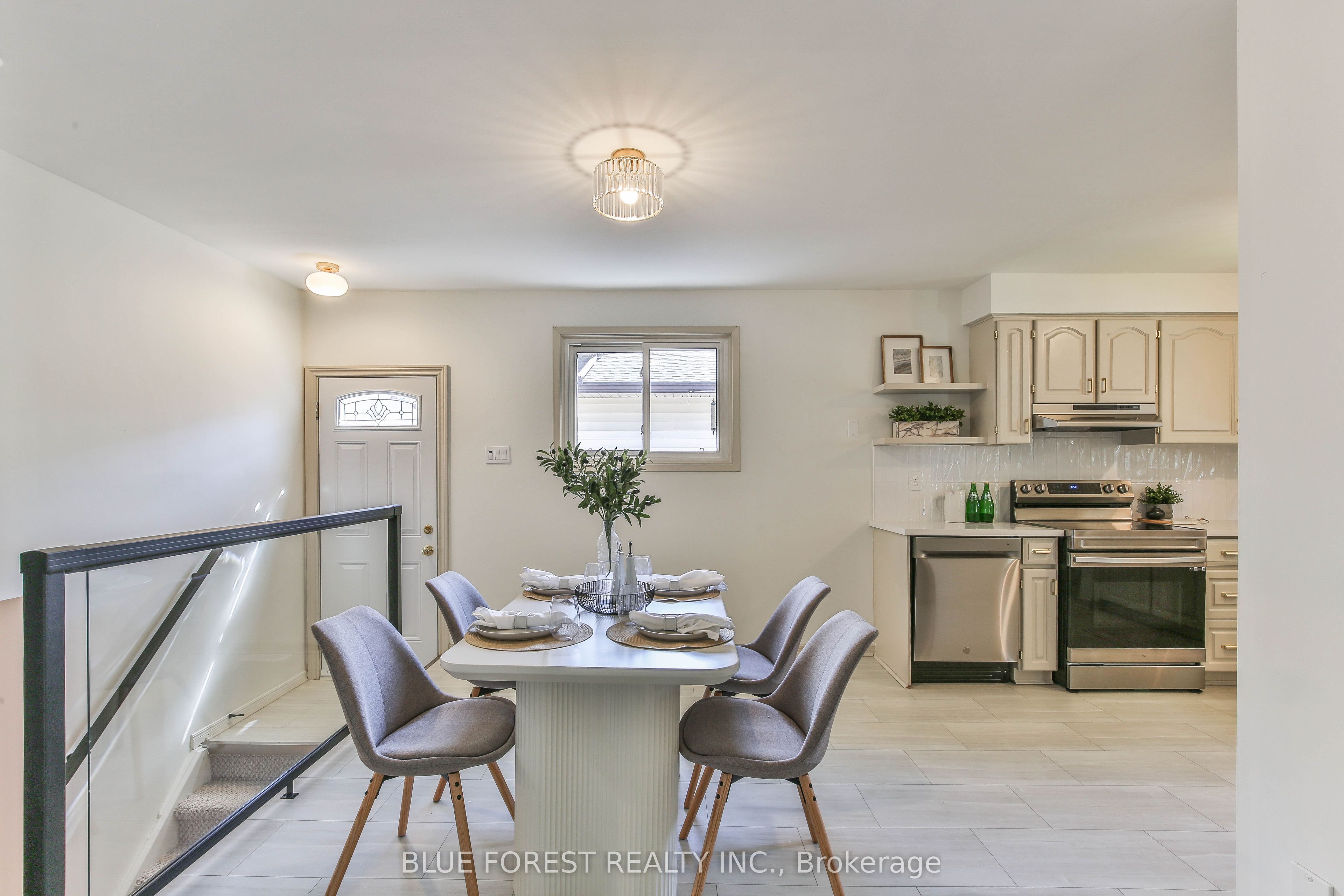 71 Rosamond Crescent Property Photo 16