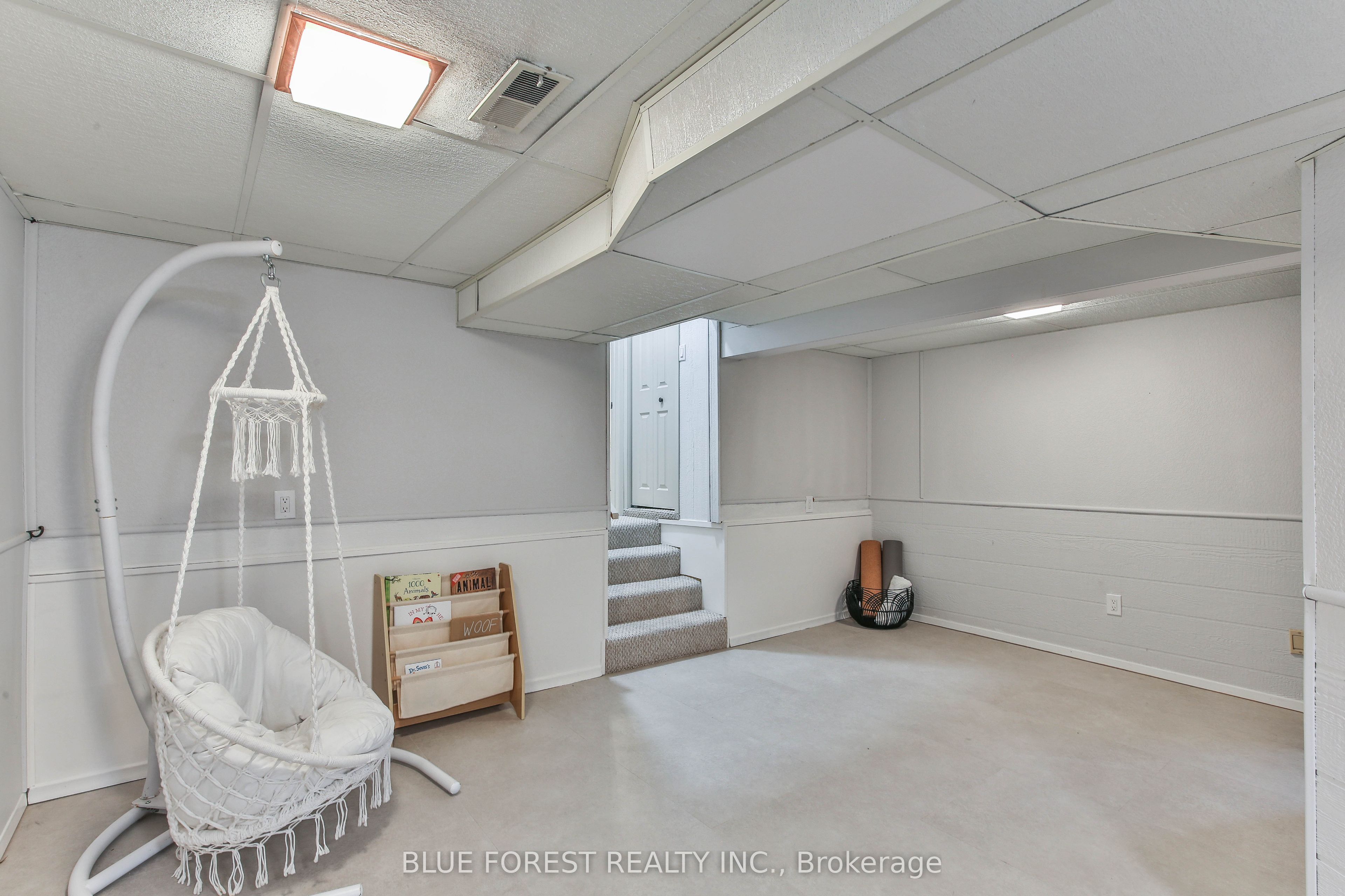 71 Rosamond Crescent Property Photo 32