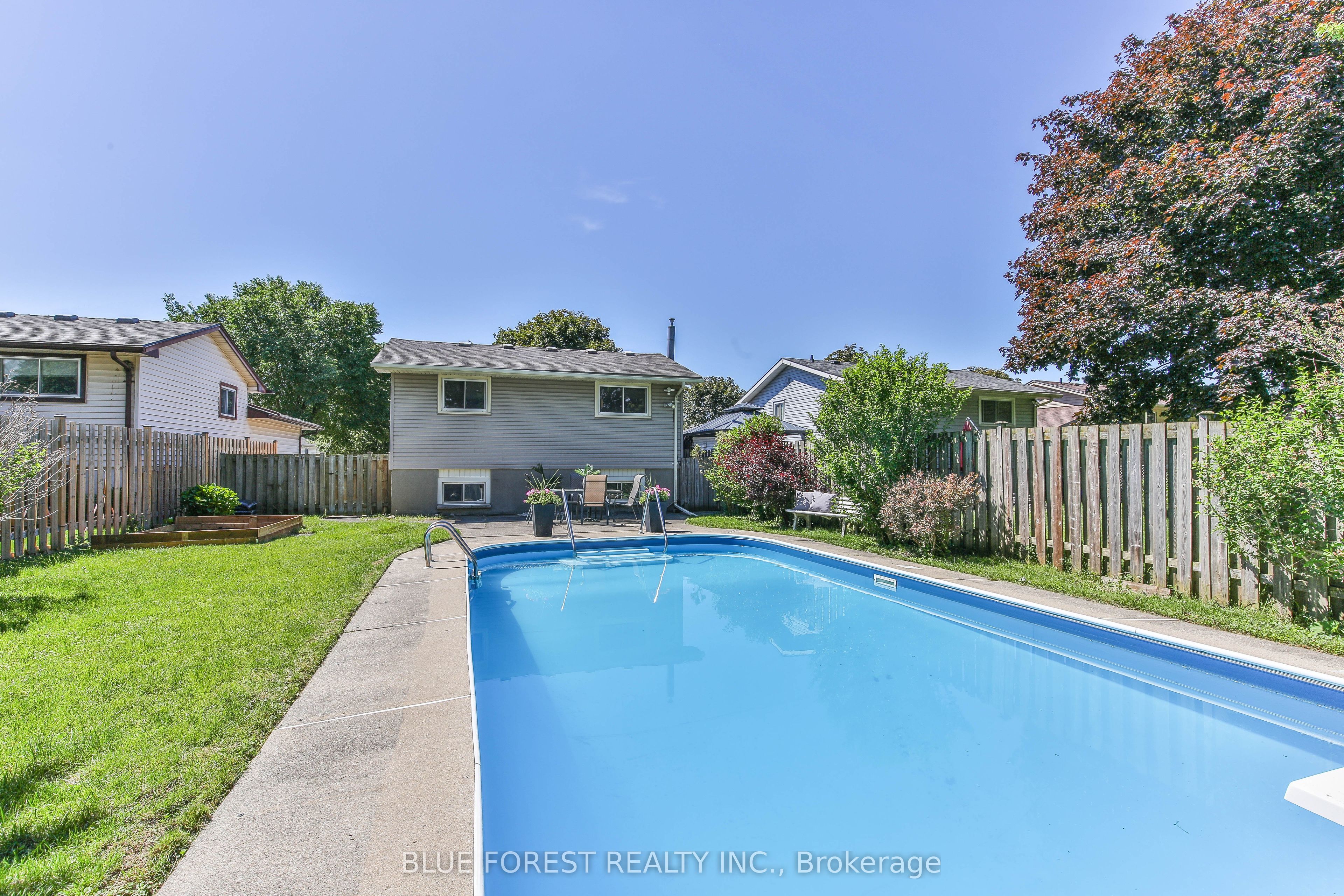 71 Rosamond Crescent Property Photo 40