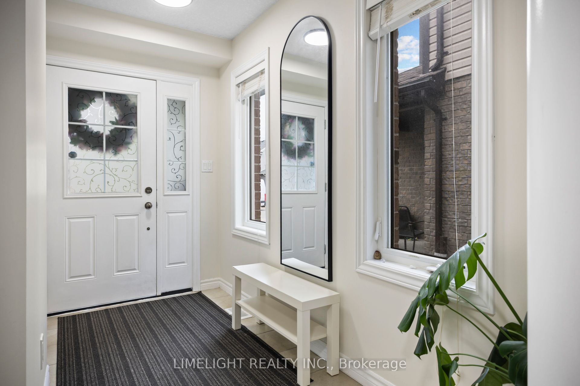 676 Guiness Way Property Photo 4