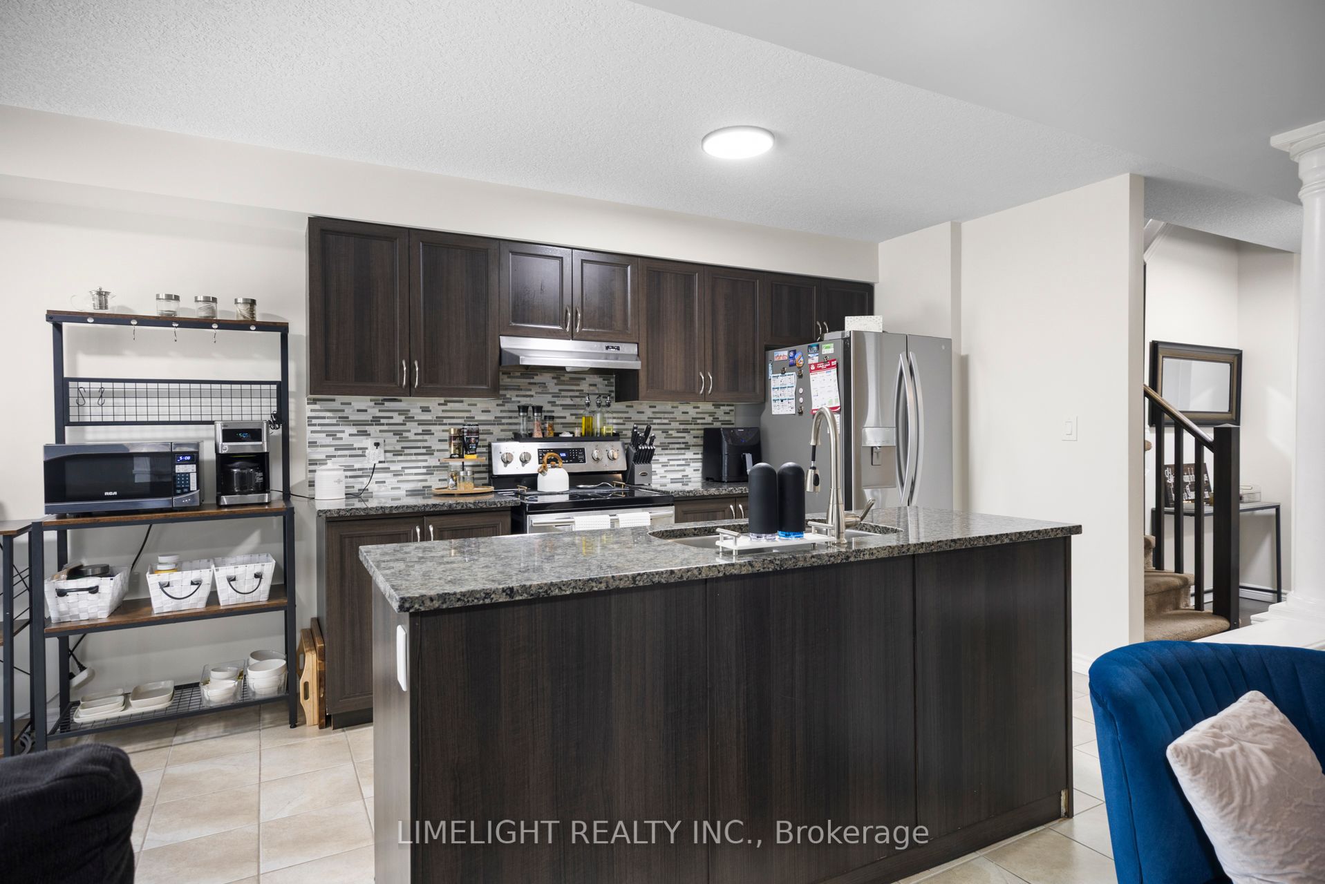 676 Guiness Way Property Photo 9