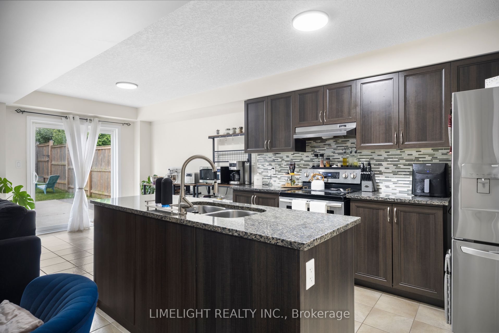 676 Guiness Way Property Photo 10