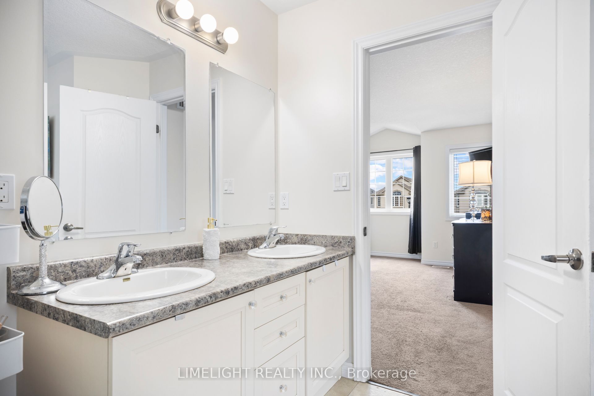 676 Guiness Way Property Photo 20