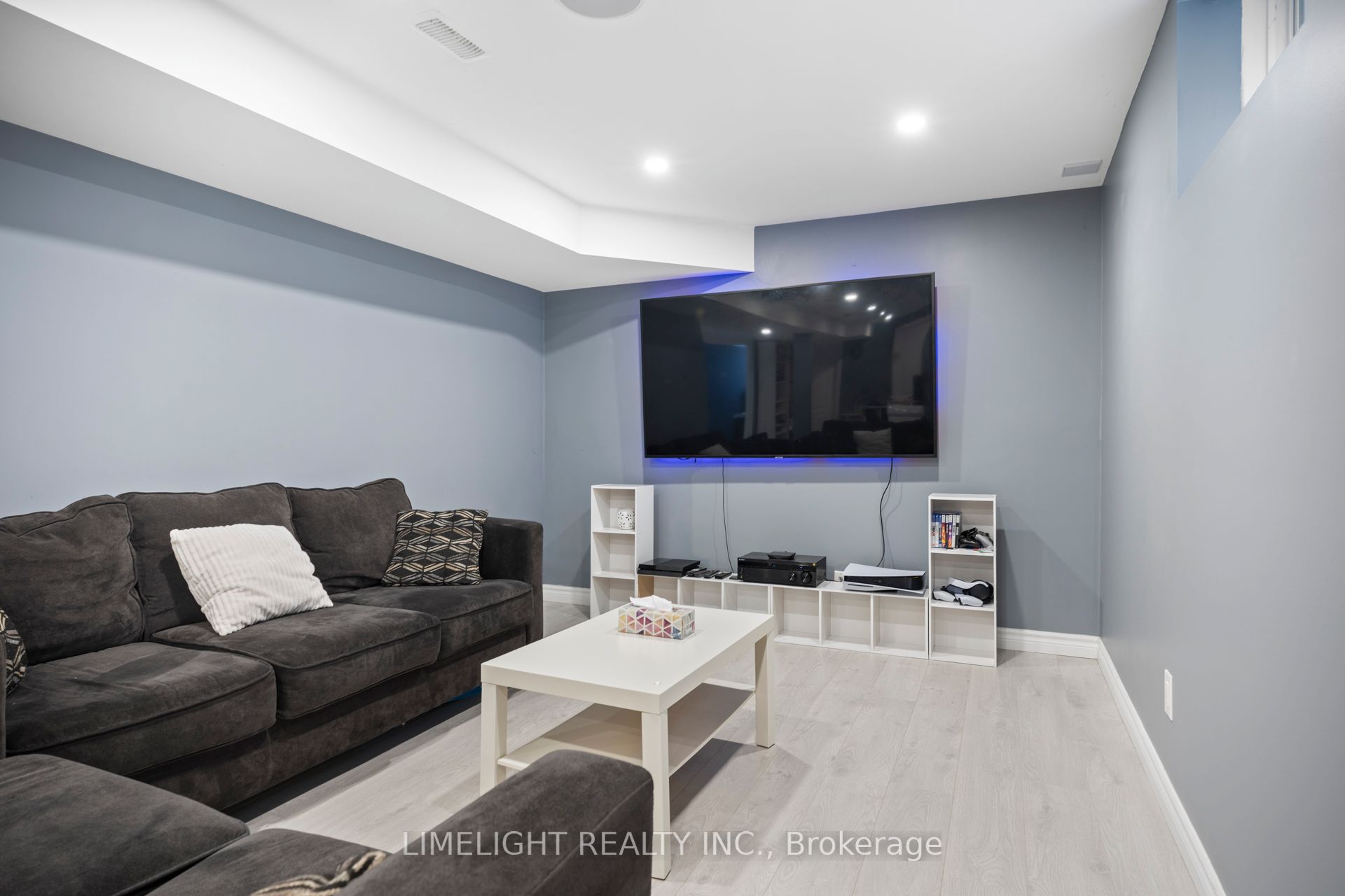 676 Guiness Way Property Photo 26