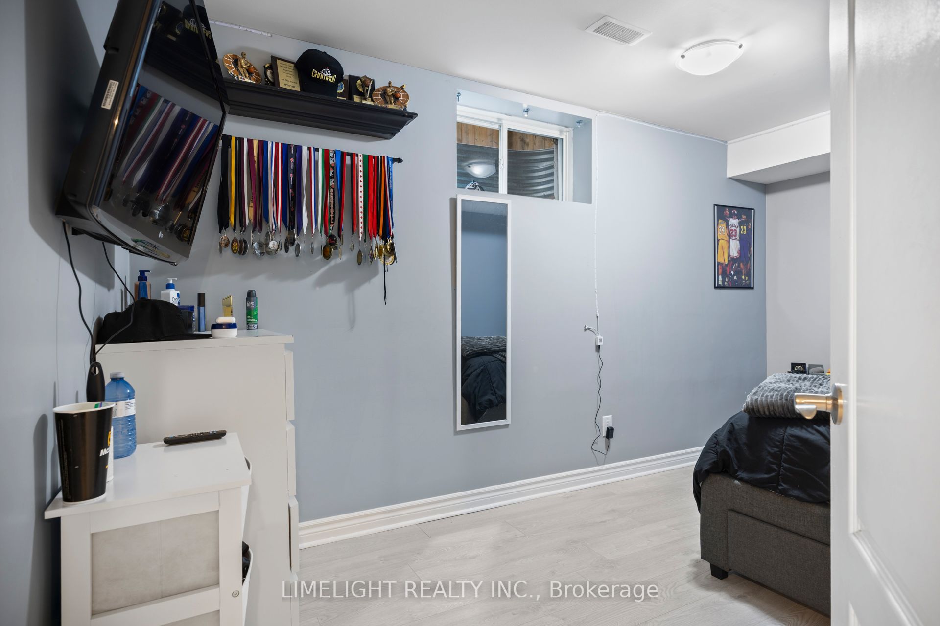 676 Guiness Way Property Photo 29